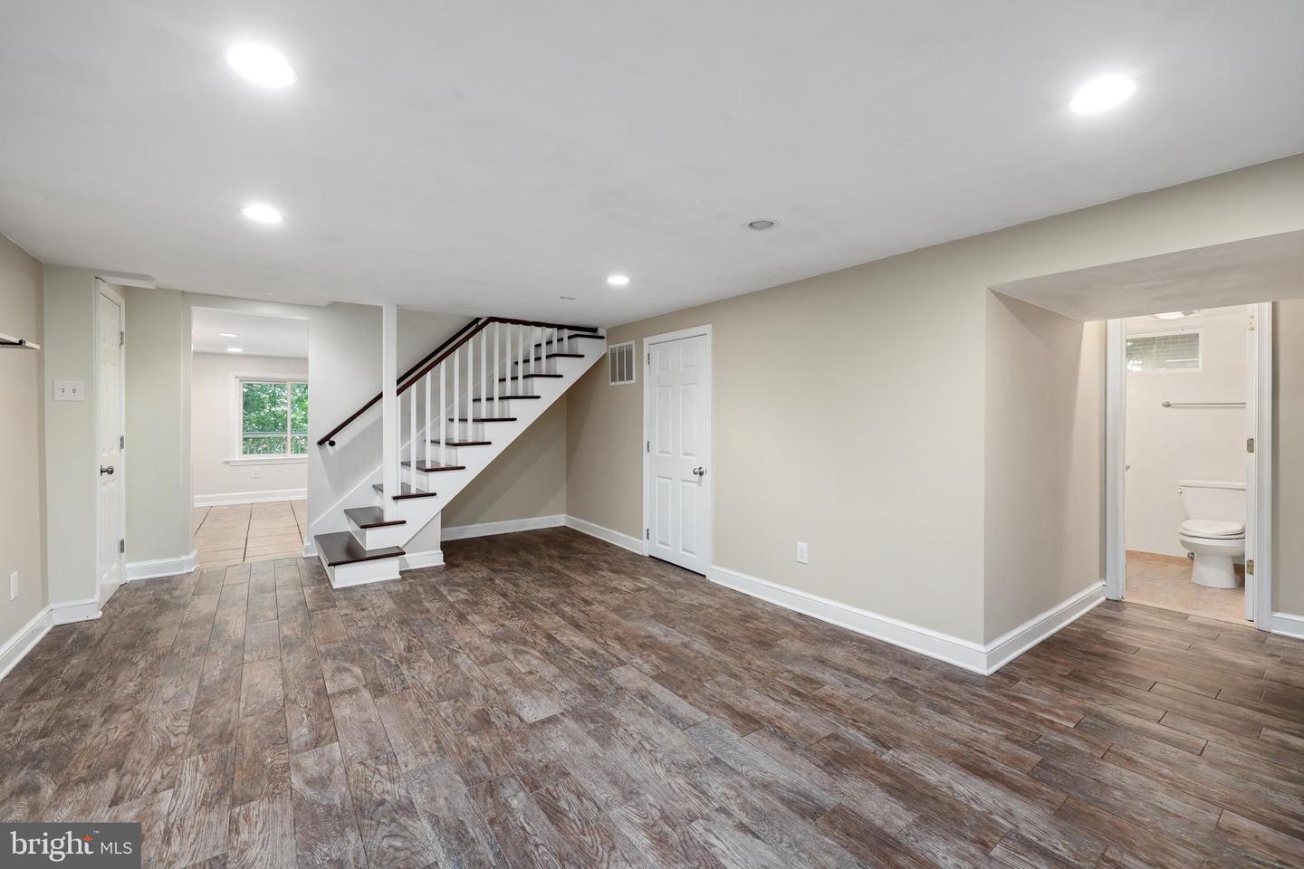 117 S ABERDEEN ST, ARLINGTON, Virginia 22204, 4 Bedrooms Bedrooms, ,3 BathroomsBathrooms,Residential,For sale,117 S ABERDEEN ST,VAAR2069208 MLS # VAAR2069208