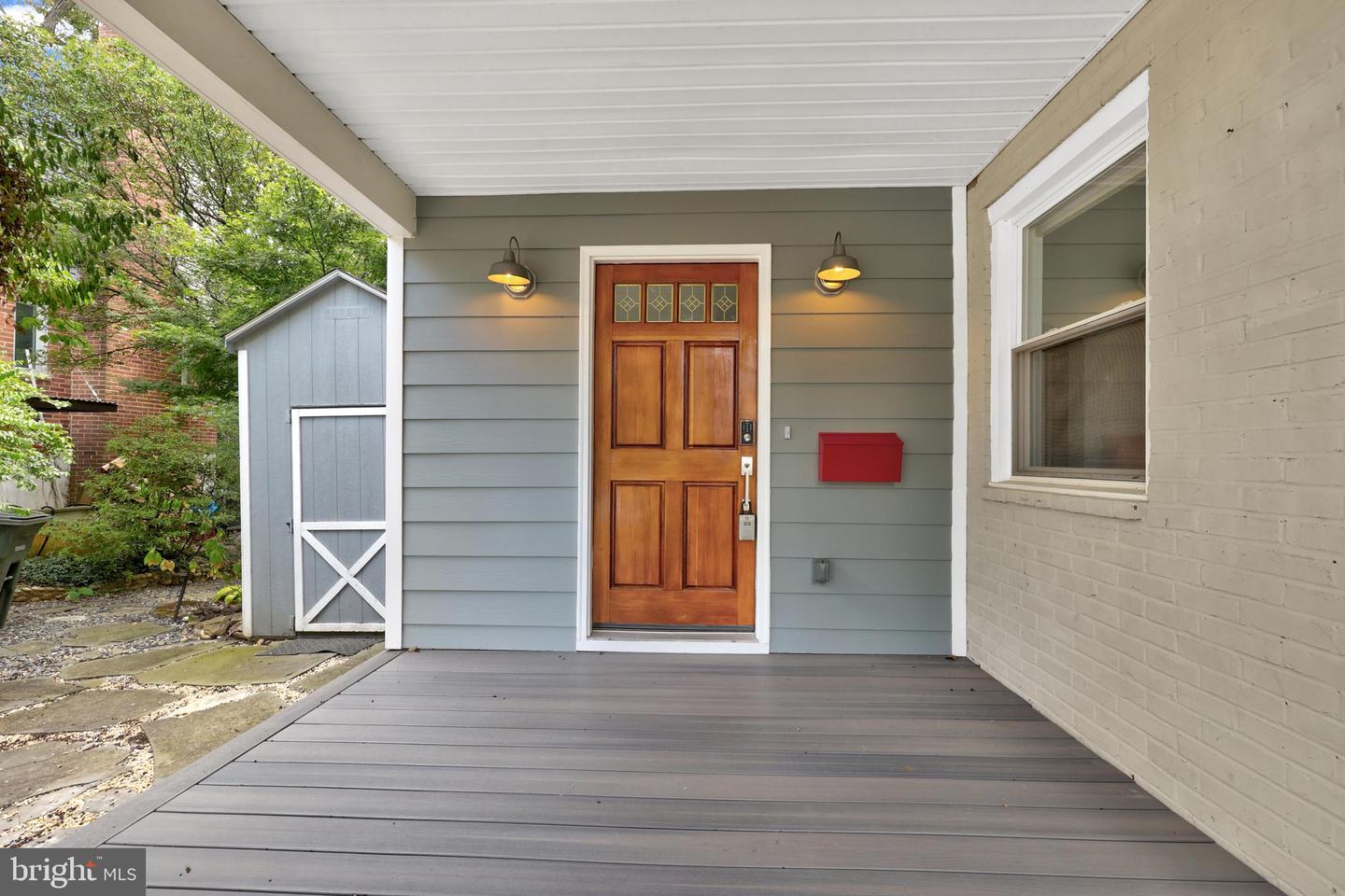 117 S ABERDEEN ST, ARLINGTON, Virginia 22204, 4 Bedrooms Bedrooms, ,3 BathroomsBathrooms,Residential,For sale,117 S ABERDEEN ST,VAAR2069208 MLS # VAAR2069208