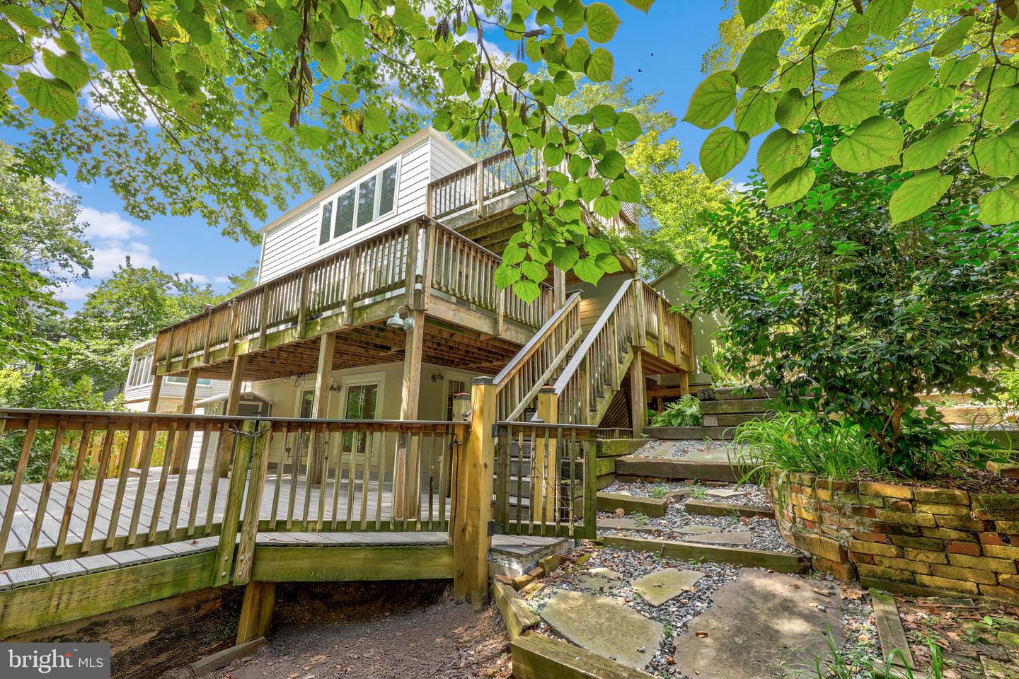 117 S ABERDEEN ST, ARLINGTON, Virginia 22204, 4 Bedrooms Bedrooms, ,3 BathroomsBathrooms,Residential,For sale,117 S ABERDEEN ST,VAAR2069208 MLS # VAAR2069208