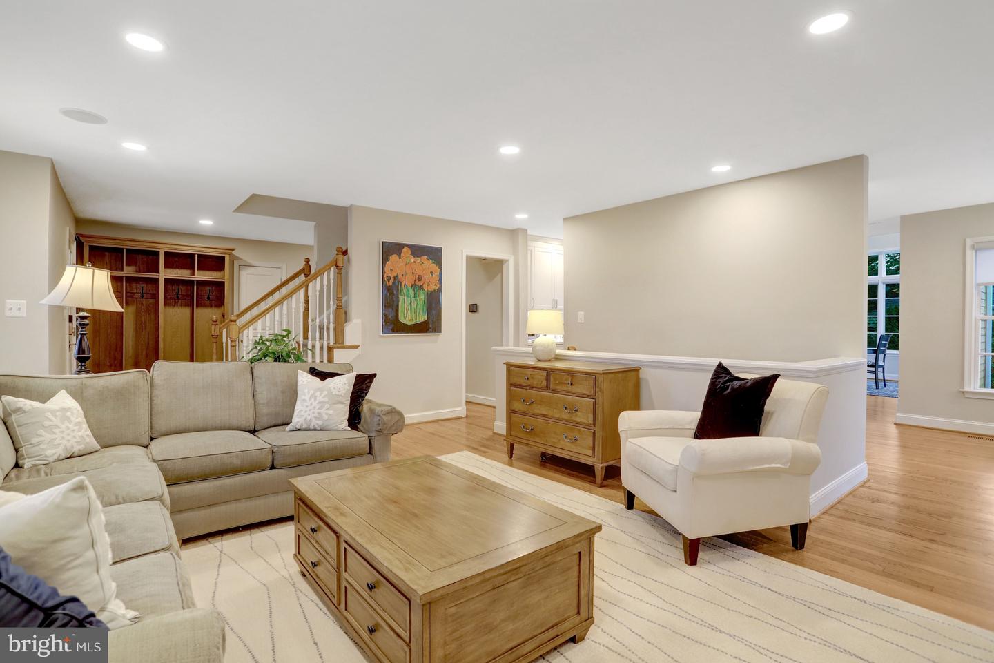 5414 20TH ST N, ARLINGTON, Virginia 22205, 6 Bedrooms Bedrooms, ,4 BathroomsBathrooms,Residential,For sale,5414 20TH ST N,VAAR2069220 MLS # VAAR2069220