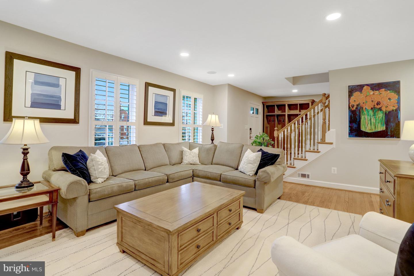 5414 20TH ST N, ARLINGTON, Virginia 22205, 6 Bedrooms Bedrooms, ,4 BathroomsBathrooms,Residential,For sale,5414 20TH ST N,VAAR2069220 MLS # VAAR2069220