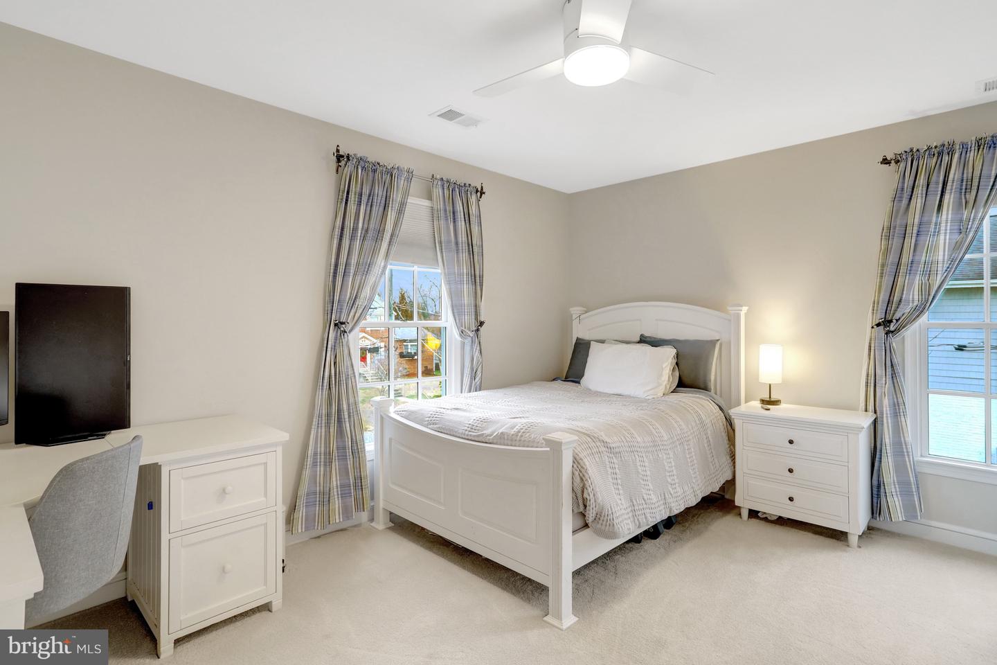 5414 20TH ST N, ARLINGTON, Virginia 22205, 6 Bedrooms Bedrooms, ,4 BathroomsBathrooms,Residential,For sale,5414 20TH ST N,VAAR2069220 MLS # VAAR2069220