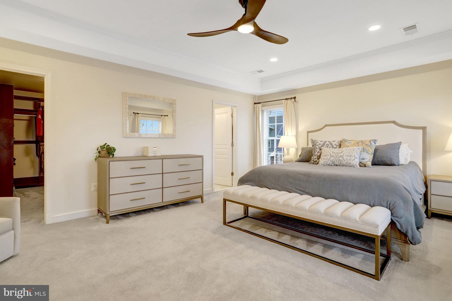 5414 20TH ST N, ARLINGTON, Virginia 22205, 6 Bedrooms Bedrooms, ,4 BathroomsBathrooms,Residential,For sale,5414 20TH ST N,VAAR2069220 MLS # VAAR2069220