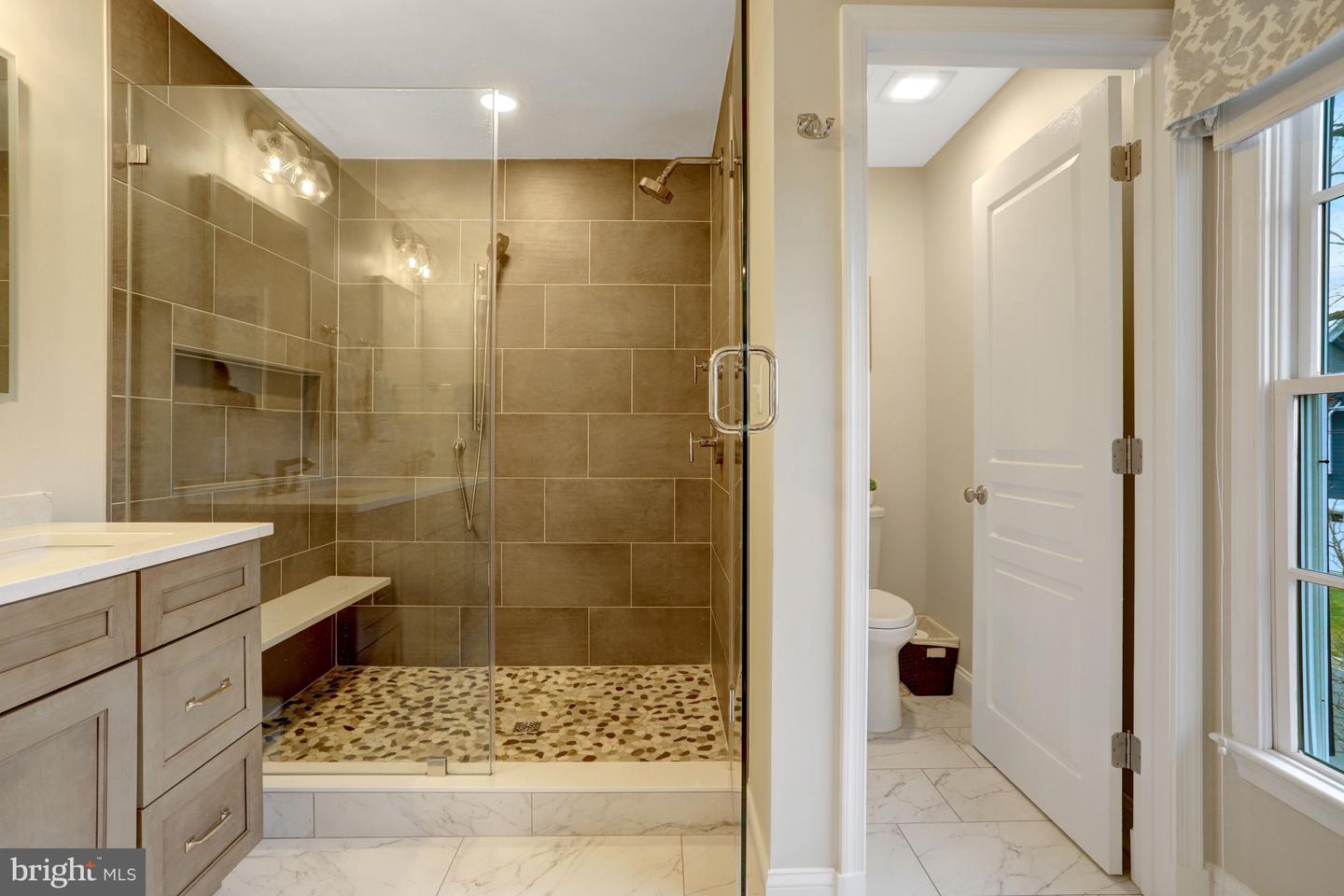 5414 20TH ST N, ARLINGTON, Virginia 22205, 6 Bedrooms Bedrooms, ,4 BathroomsBathrooms,Residential,For sale,5414 20TH ST N,VAAR2069220 MLS # VAAR2069220