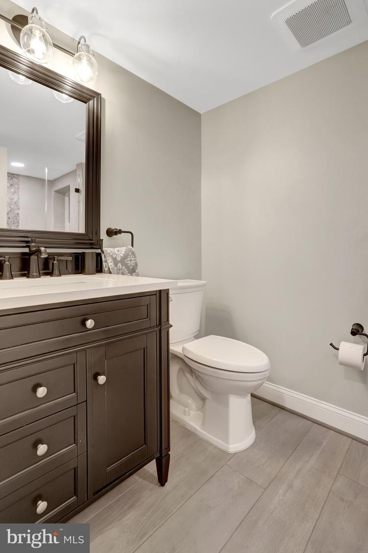 5414 20TH ST N, ARLINGTON, Virginia 22205, 6 Bedrooms Bedrooms, ,4 BathroomsBathrooms,Residential,For sale,5414 20TH ST N,VAAR2069220 MLS # VAAR2069220