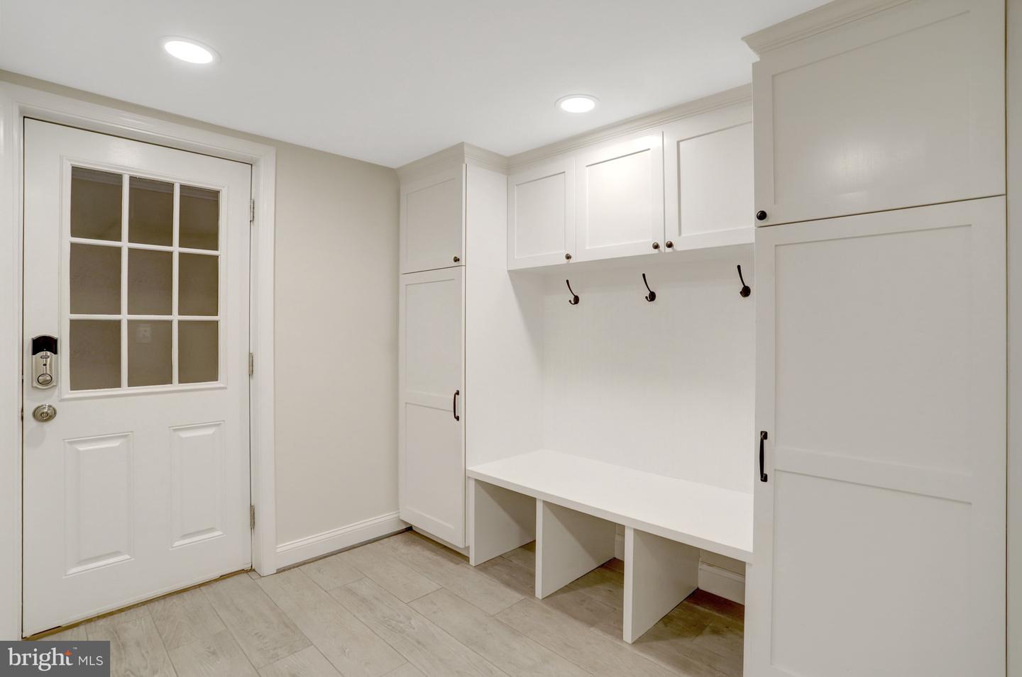 5414 20TH ST N, ARLINGTON, Virginia 22205, 6 Bedrooms Bedrooms, ,4 BathroomsBathrooms,Residential,For sale,5414 20TH ST N,VAAR2069220 MLS # VAAR2069220