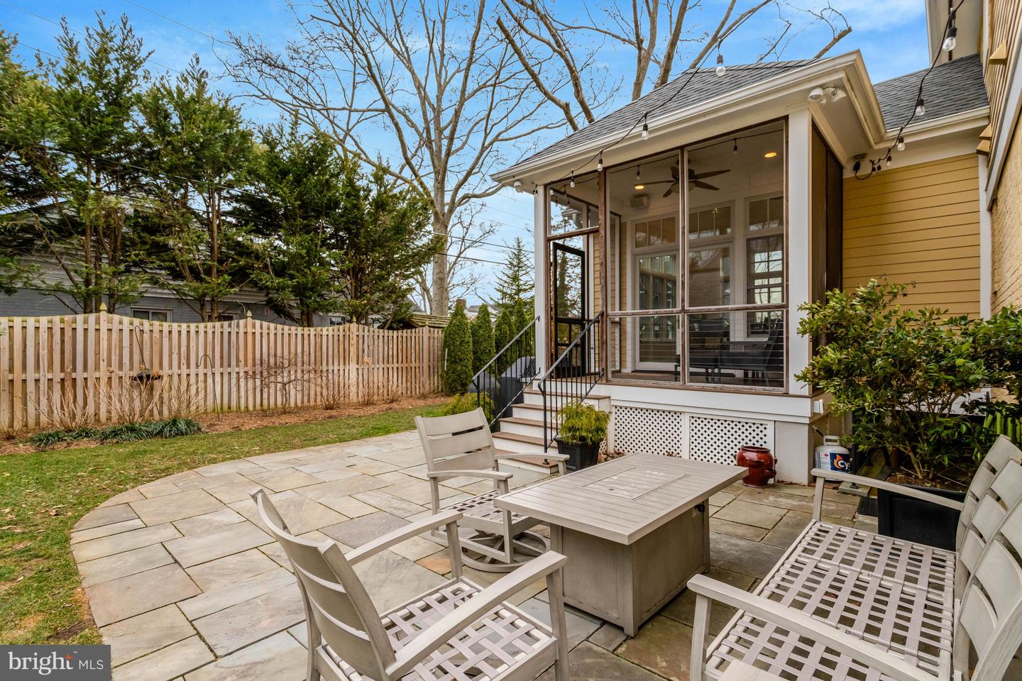 5414 20TH ST N, ARLINGTON, Virginia 22205, 6 Bedrooms Bedrooms, ,4 BathroomsBathrooms,Residential,For sale,5414 20TH ST N,VAAR2069220 MLS # VAAR2069220