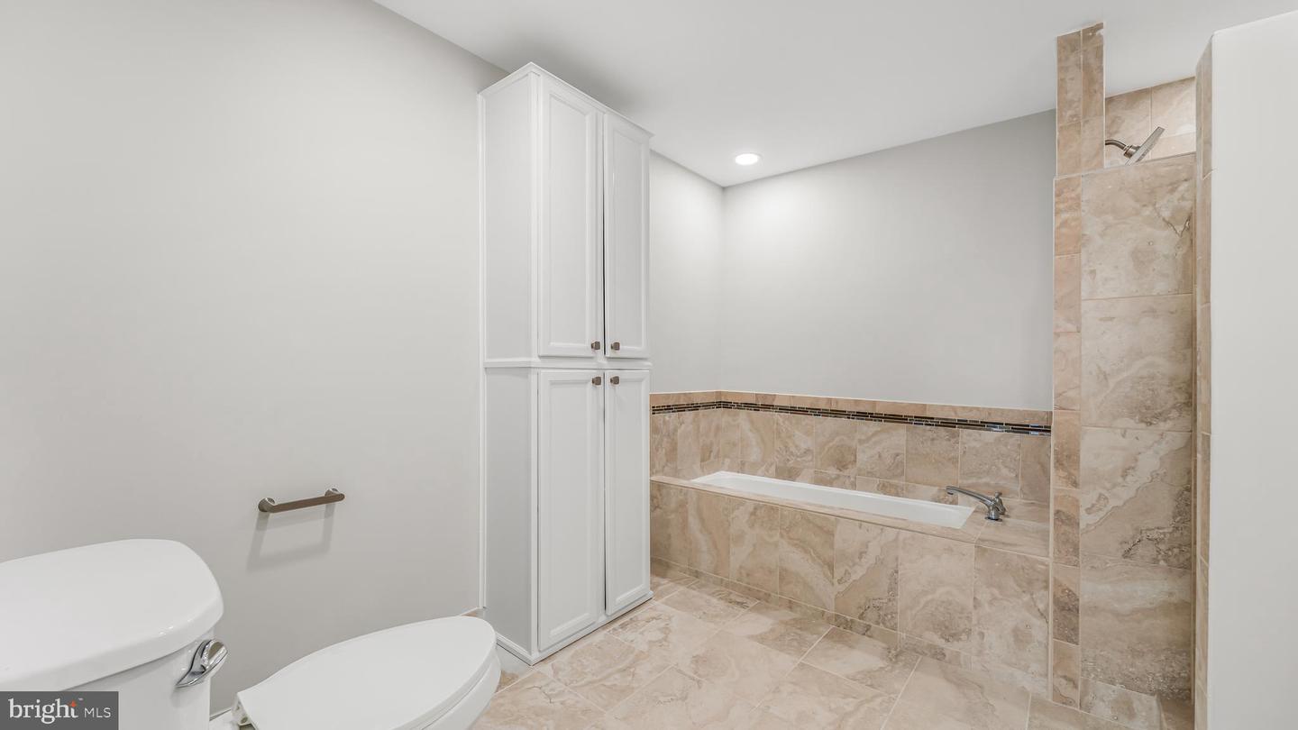 6474 BRICKLEIGH CT, ALEXANDRIA, Virginia 22315, 2 Bedrooms Bedrooms, ,3 BathroomsBathrooms,Residential,For sale,6474 BRICKLEIGH CT,VAFX2292520 MLS # VAFX2292520