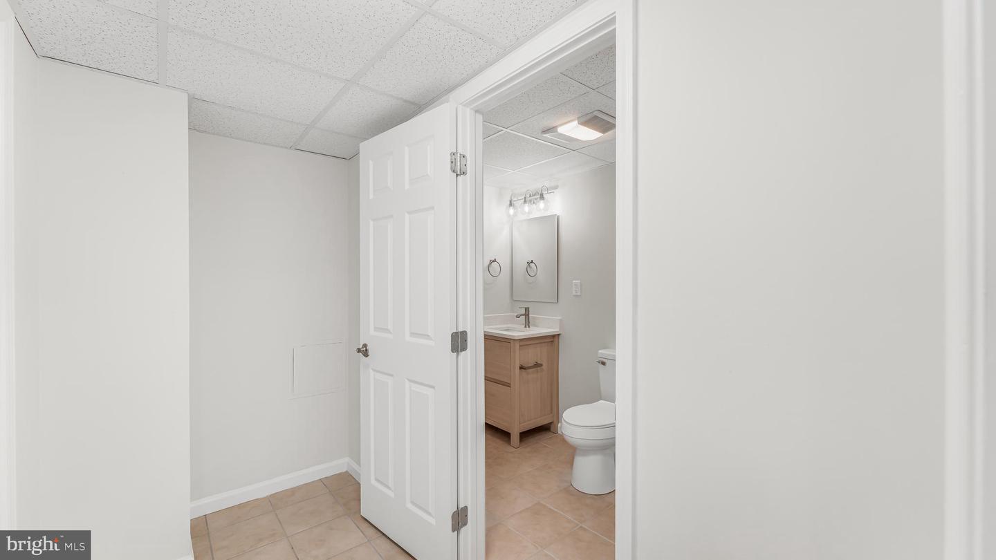 6474 BRICKLEIGH CT, ALEXANDRIA, Virginia 22315, 2 Bedrooms Bedrooms, ,3 BathroomsBathrooms,Residential,For sale,6474 BRICKLEIGH CT,VAFX2292520 MLS # VAFX2292520