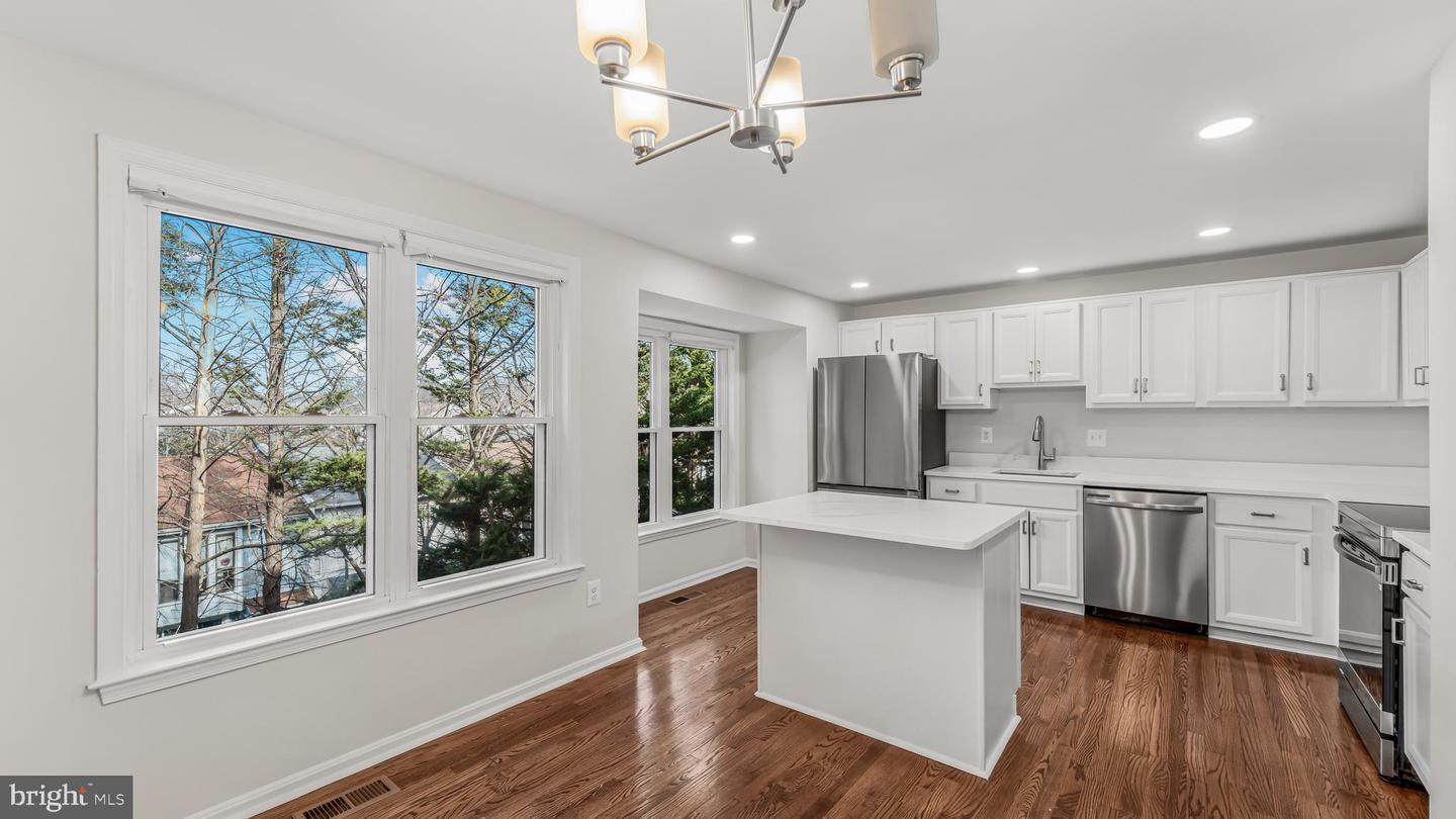 6474 BRICKLEIGH CT, ALEXANDRIA, Virginia 22315, 2 Bedrooms Bedrooms, ,3 BathroomsBathrooms,Residential,For sale,6474 BRICKLEIGH CT,VAFX2292520 MLS # VAFX2292520