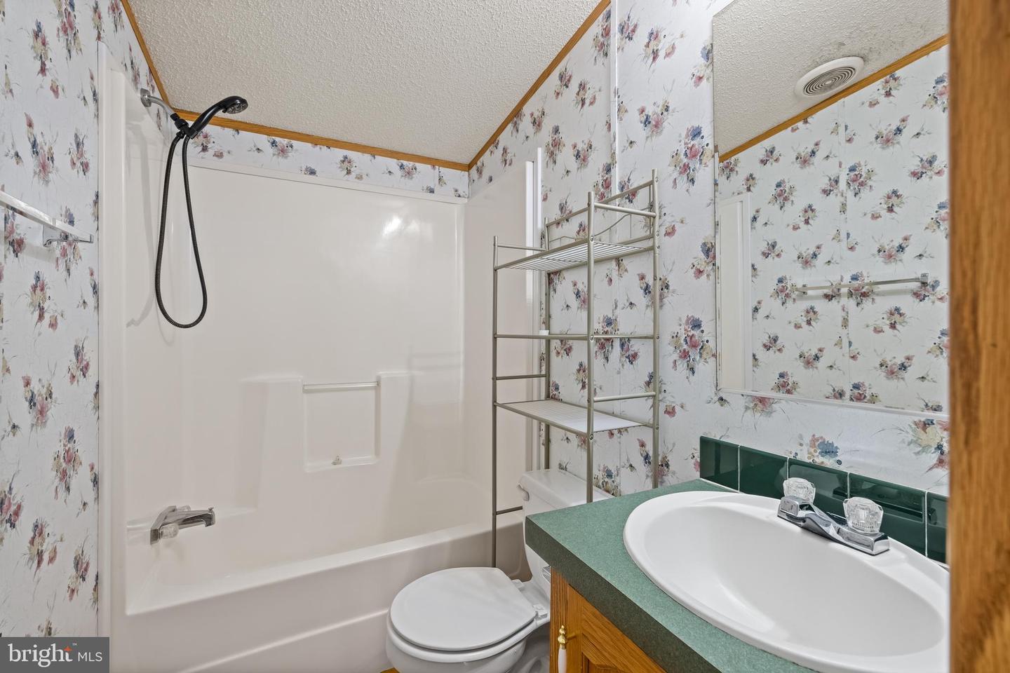 38 MAGGIE LN, MOUNT SOLON, Virginia 22843, 3 Bedrooms Bedrooms, ,2 BathroomsBathrooms,Residential,For sale,38 MAGGIE LN,VAAG2002750 MLS # VAAG2002750