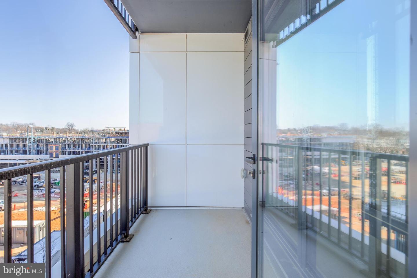 255 W. FALLS STATION BLVD #511, FALLS CHURCH, Virginia 22046, 3 Bedrooms Bedrooms, 4 Rooms Rooms,2 BathroomsBathrooms,Residential,For sale,255 W. FALLS STATION BLVD #511,VAFA2003610 MLS # VAFA2003610