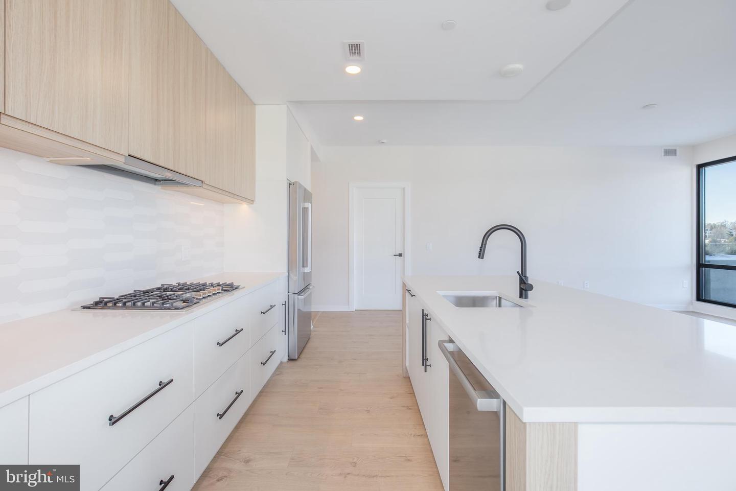 255 W. FALLS STATION BLVD #511, FALLS CHURCH, Virginia 22046, 3 Bedrooms Bedrooms, 4 Rooms Rooms,2 BathroomsBathrooms,Residential,For sale,255 W. FALLS STATION BLVD #511,VAFA2003610 MLS # VAFA2003610