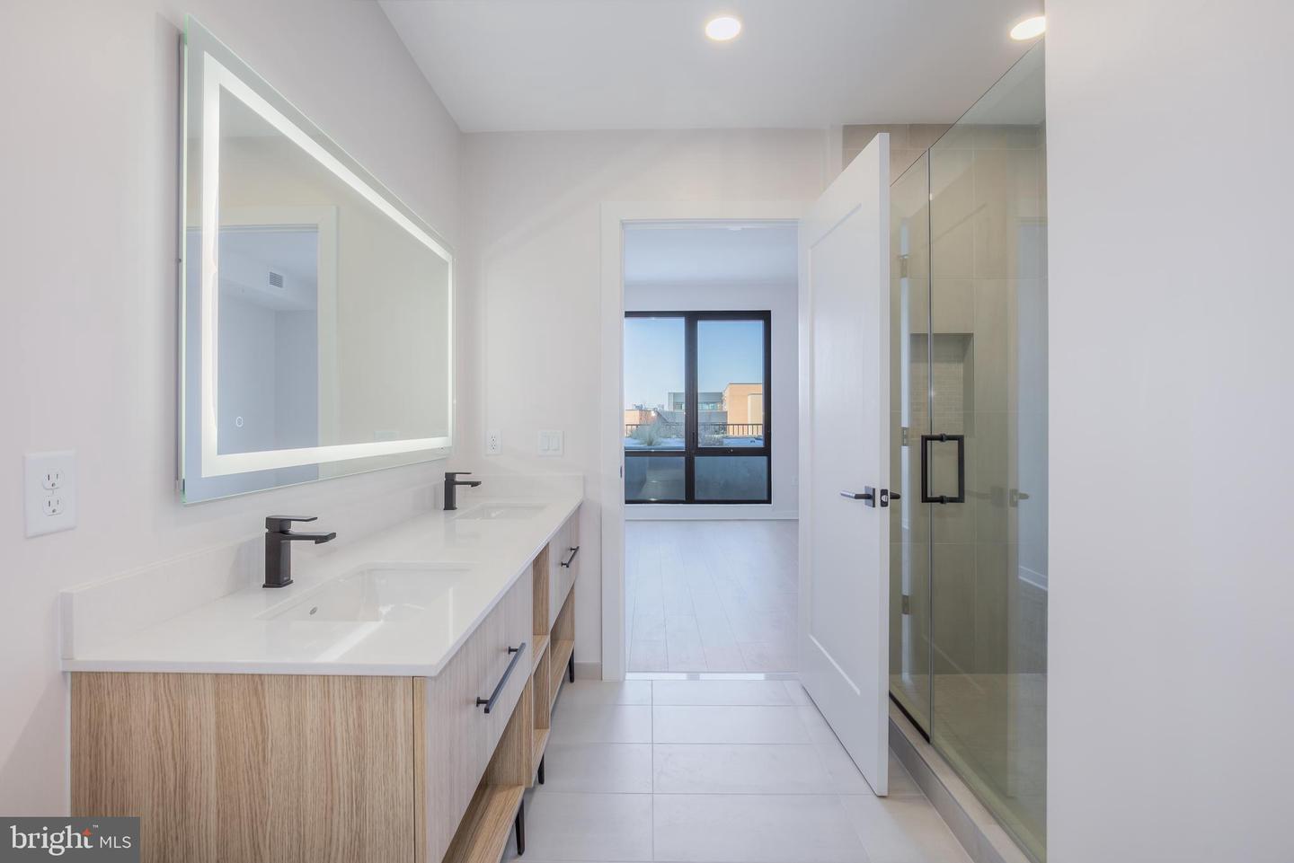 255 W. FALLS STATION BLVD #511, FALLS CHURCH, Virginia 22046, 3 Bedrooms Bedrooms, 4 Rooms Rooms,2 BathroomsBathrooms,Residential,For sale,255 W. FALLS STATION BLVD #511,VAFA2003610 MLS # VAFA2003610