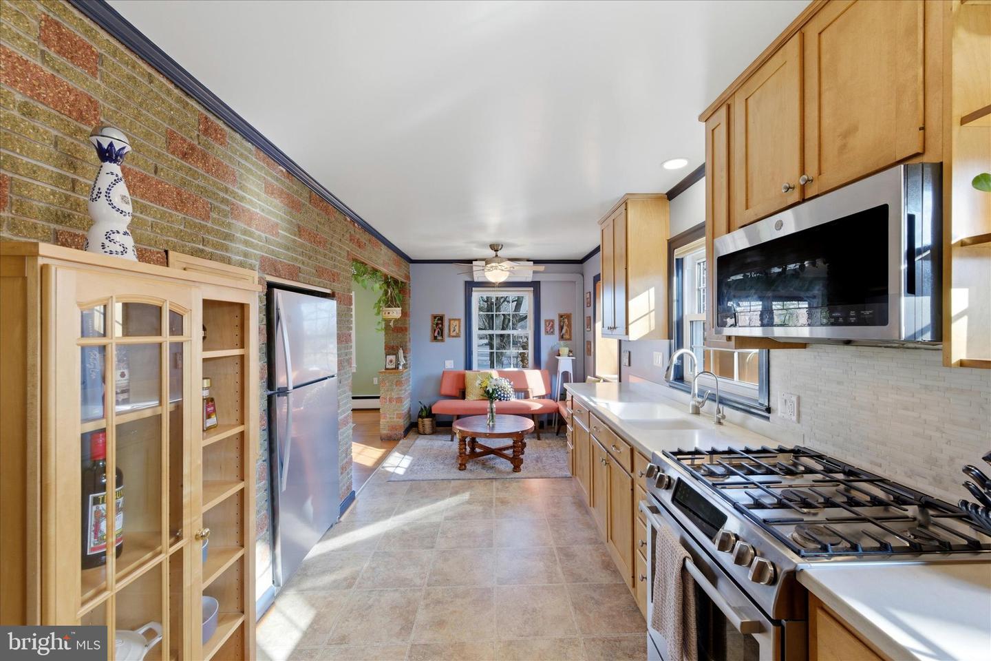 411 VAN FOSSEN ST, WINCHESTER, Virginia 22601, 5 Bedrooms Bedrooms, ,2 BathroomsBathrooms,Residential,For sale,411 VAN FOSSEN ST,VAWI2010068 MLS # VAWI2010068