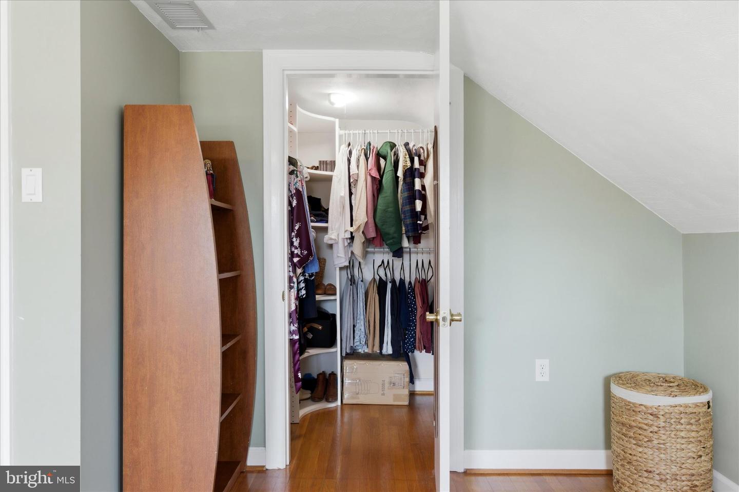 411 VAN FOSSEN ST, WINCHESTER, Virginia 22601, 5 Bedrooms Bedrooms, ,2 BathroomsBathrooms,Residential,For sale,411 VAN FOSSEN ST,VAWI2010068 MLS # VAWI2010068