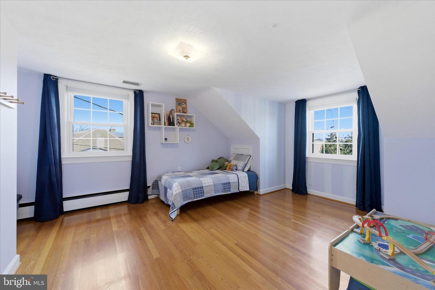 411 VAN FOSSEN ST, WINCHESTER, Virginia 22601, 5 Bedrooms Bedrooms, ,2 BathroomsBathrooms,Residential,For sale,411 VAN FOSSEN ST,VAWI2010068 MLS # VAWI2010068