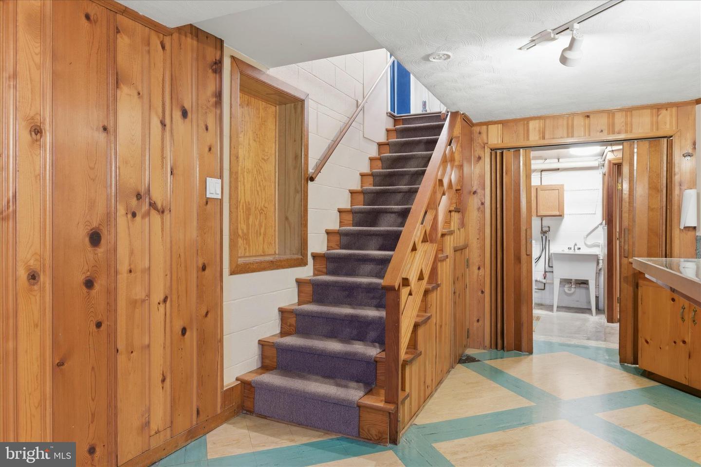 411 VAN FOSSEN ST, WINCHESTER, Virginia 22601, 5 Bedrooms Bedrooms, ,2 BathroomsBathrooms,Residential,For sale,411 VAN FOSSEN ST,VAWI2010068 MLS # VAWI2010068