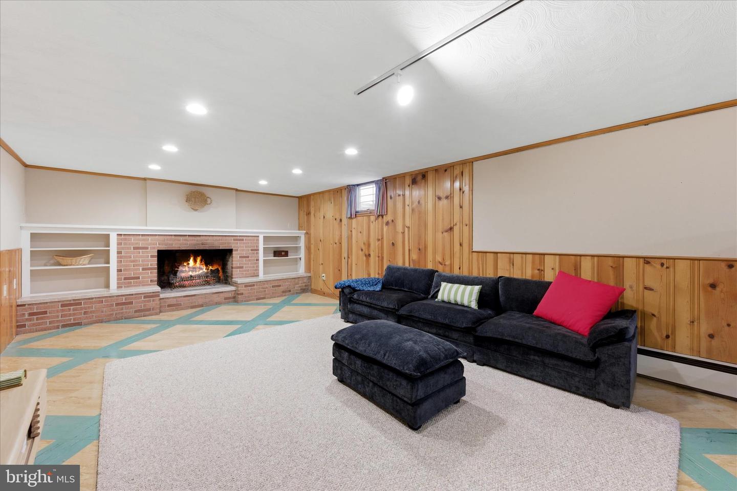 411 VAN FOSSEN ST, WINCHESTER, Virginia 22601, 5 Bedrooms Bedrooms, ,2 BathroomsBathrooms,Residential,For sale,411 VAN FOSSEN ST,VAWI2010068 MLS # VAWI2010068