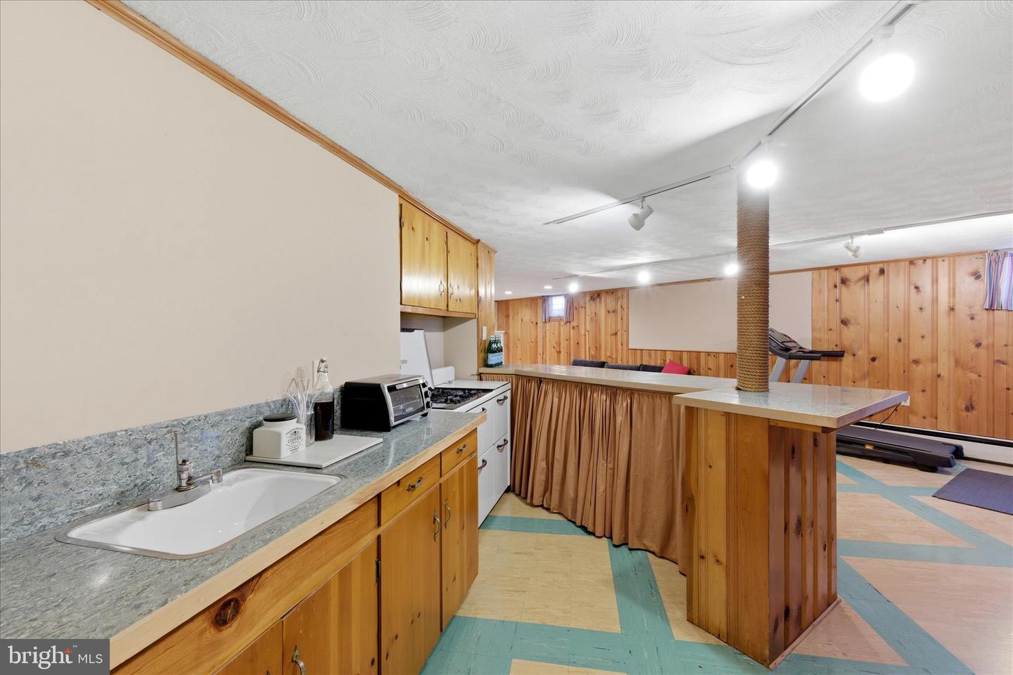 411 VAN FOSSEN ST, WINCHESTER, Virginia 22601, 5 Bedrooms Bedrooms, ,2 BathroomsBathrooms,Residential,For sale,411 VAN FOSSEN ST,VAWI2010068 MLS # VAWI2010068