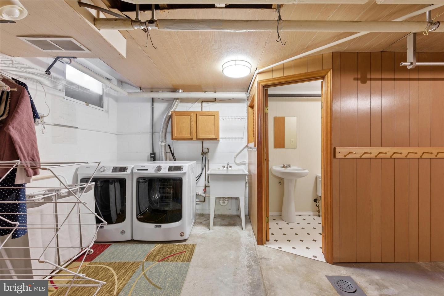 411 VAN FOSSEN ST, WINCHESTER, Virginia 22601, 5 Bedrooms Bedrooms, ,2 BathroomsBathrooms,Residential,For sale,411 VAN FOSSEN ST,VAWI2010068 MLS # VAWI2010068