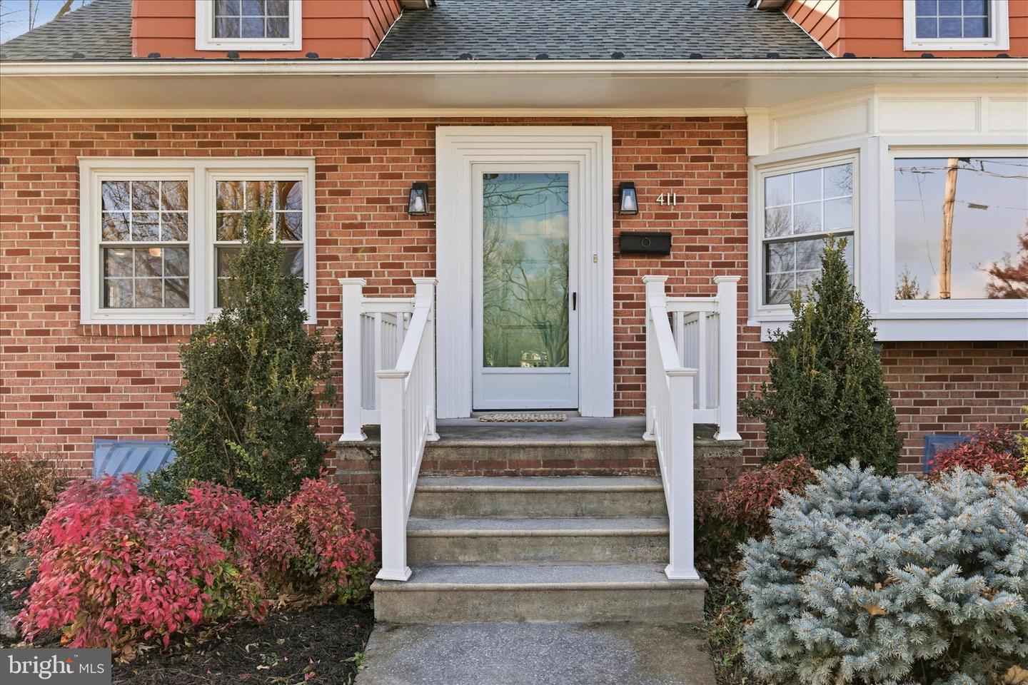 411 VAN FOSSEN ST, WINCHESTER, Virginia 22601, 5 Bedrooms Bedrooms, ,2 BathroomsBathrooms,Residential,For sale,411 VAN FOSSEN ST,VAWI2010068 MLS # VAWI2010068