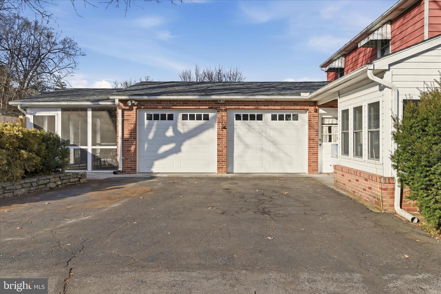 411 VAN FOSSEN ST, WINCHESTER, Virginia 22601, 5 Bedrooms Bedrooms, ,2 BathroomsBathrooms,Residential,For sale,411 VAN FOSSEN ST,VAWI2010068 MLS # VAWI2010068