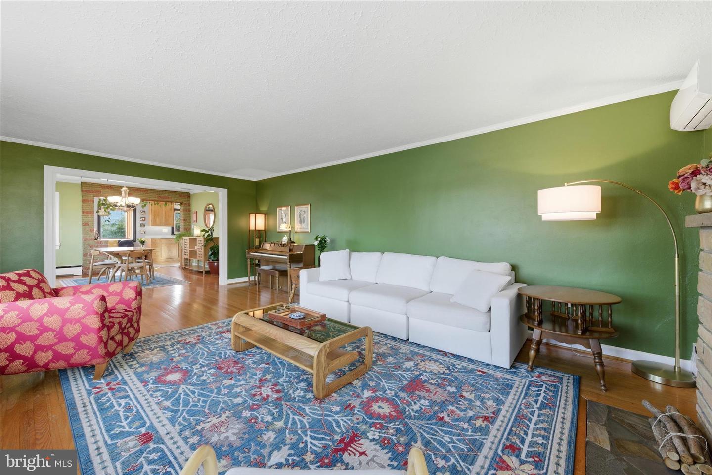 411 VAN FOSSEN ST, WINCHESTER, Virginia 22601, 5 Bedrooms Bedrooms, ,2 BathroomsBathrooms,Residential,For sale,411 VAN FOSSEN ST,VAWI2010068 MLS # VAWI2010068