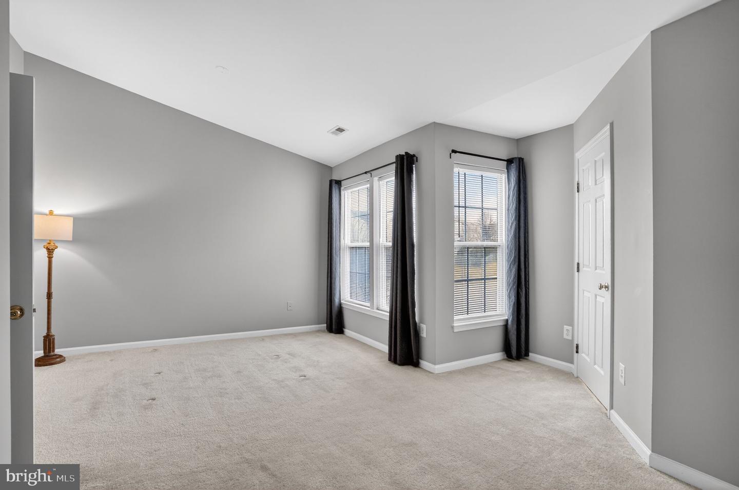 15976 CANADA GOOSE LOOP, WOODBRIDGE, Virginia 22191, 3 Bedrooms Bedrooms, ,2 BathroomsBathrooms,Residential,For sale,15976 CANADA GOOSE LOOP,VAPW2113434 MLS # VAPW2113434