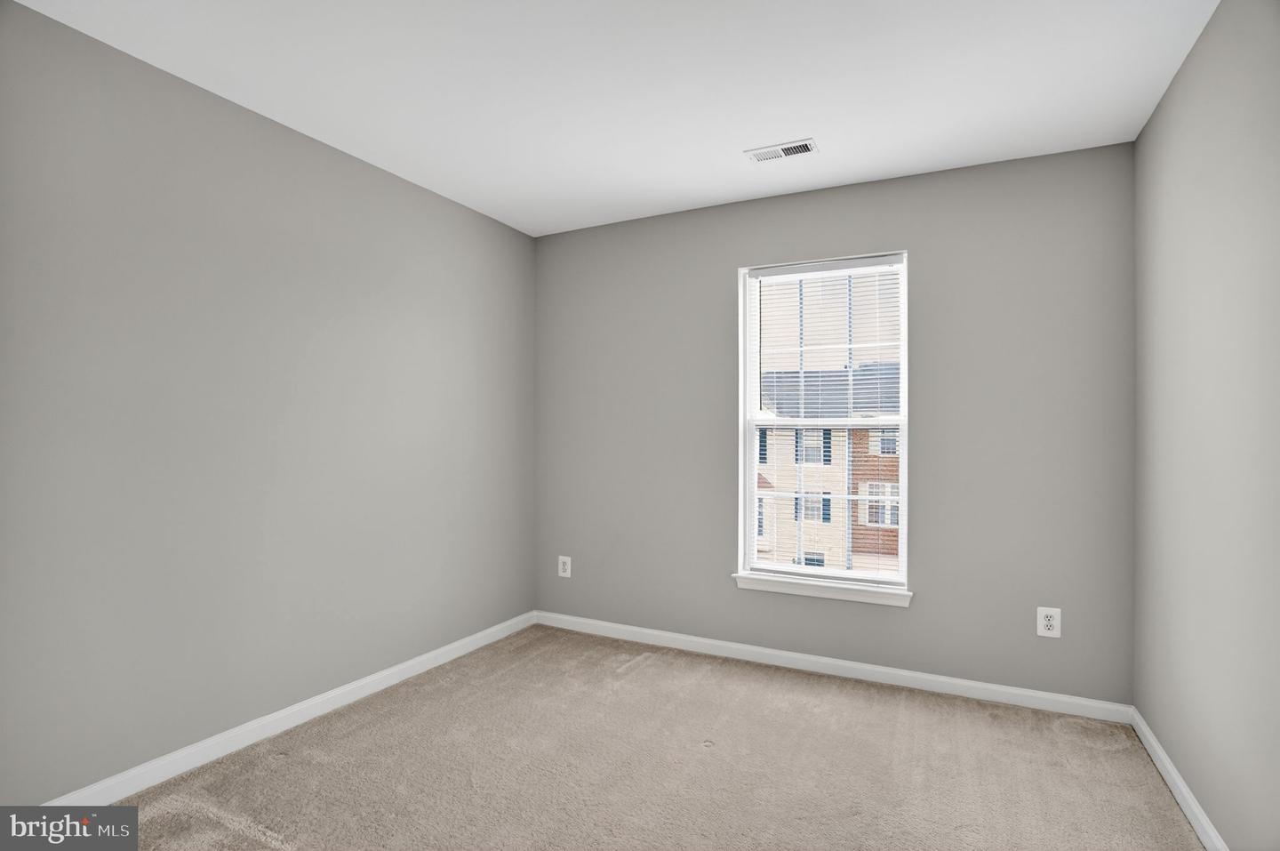 15976 CANADA GOOSE LOOP, WOODBRIDGE, Virginia 22191, 3 Bedrooms Bedrooms, ,2 BathroomsBathrooms,Residential,For sale,15976 CANADA GOOSE LOOP,VAPW2113434 MLS # VAPW2113434