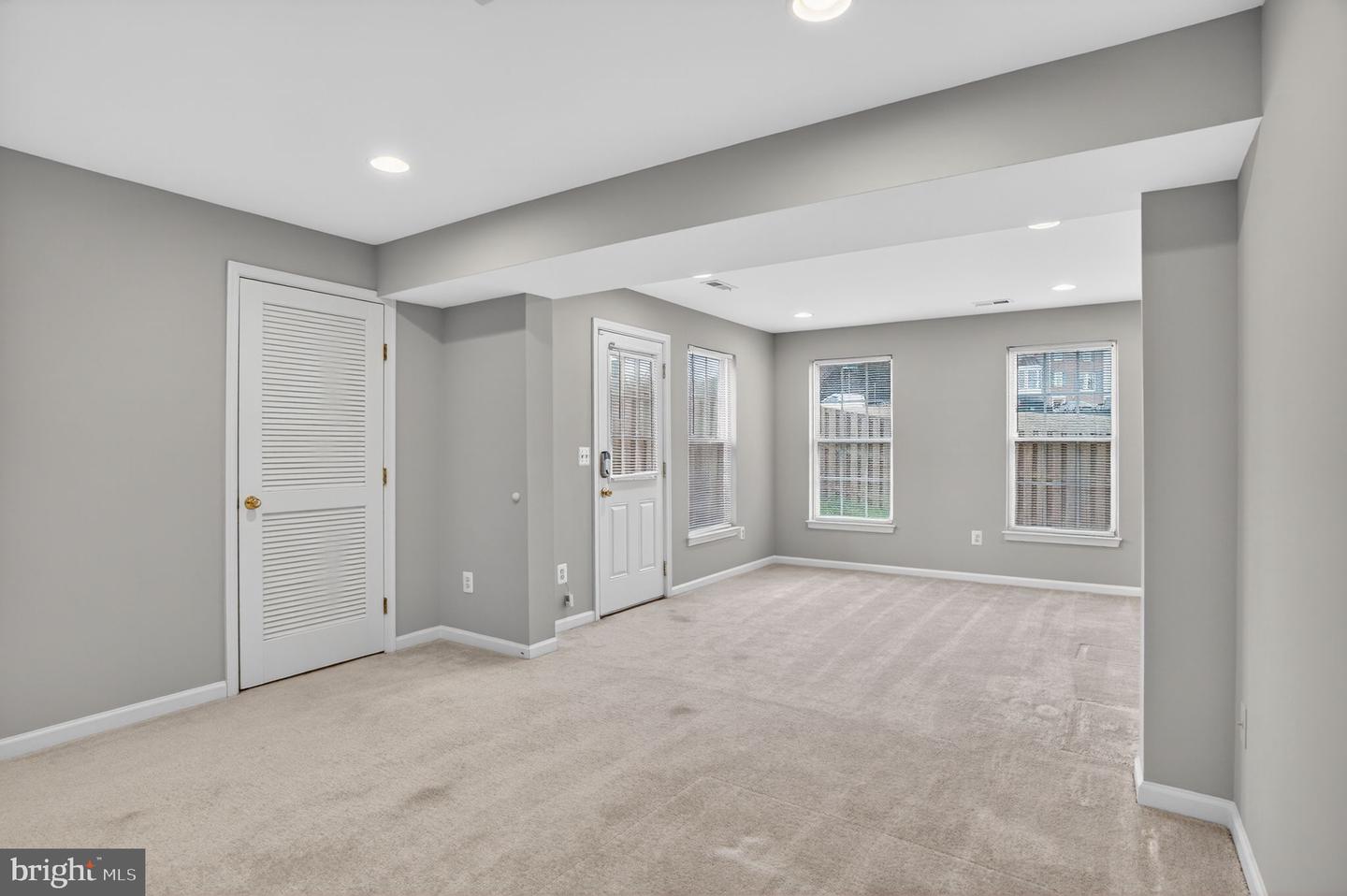 15976 CANADA GOOSE LOOP, WOODBRIDGE, Virginia 22191, 3 Bedrooms Bedrooms, ,2 BathroomsBathrooms,Residential,For sale,15976 CANADA GOOSE LOOP,VAPW2113434 MLS # VAPW2113434