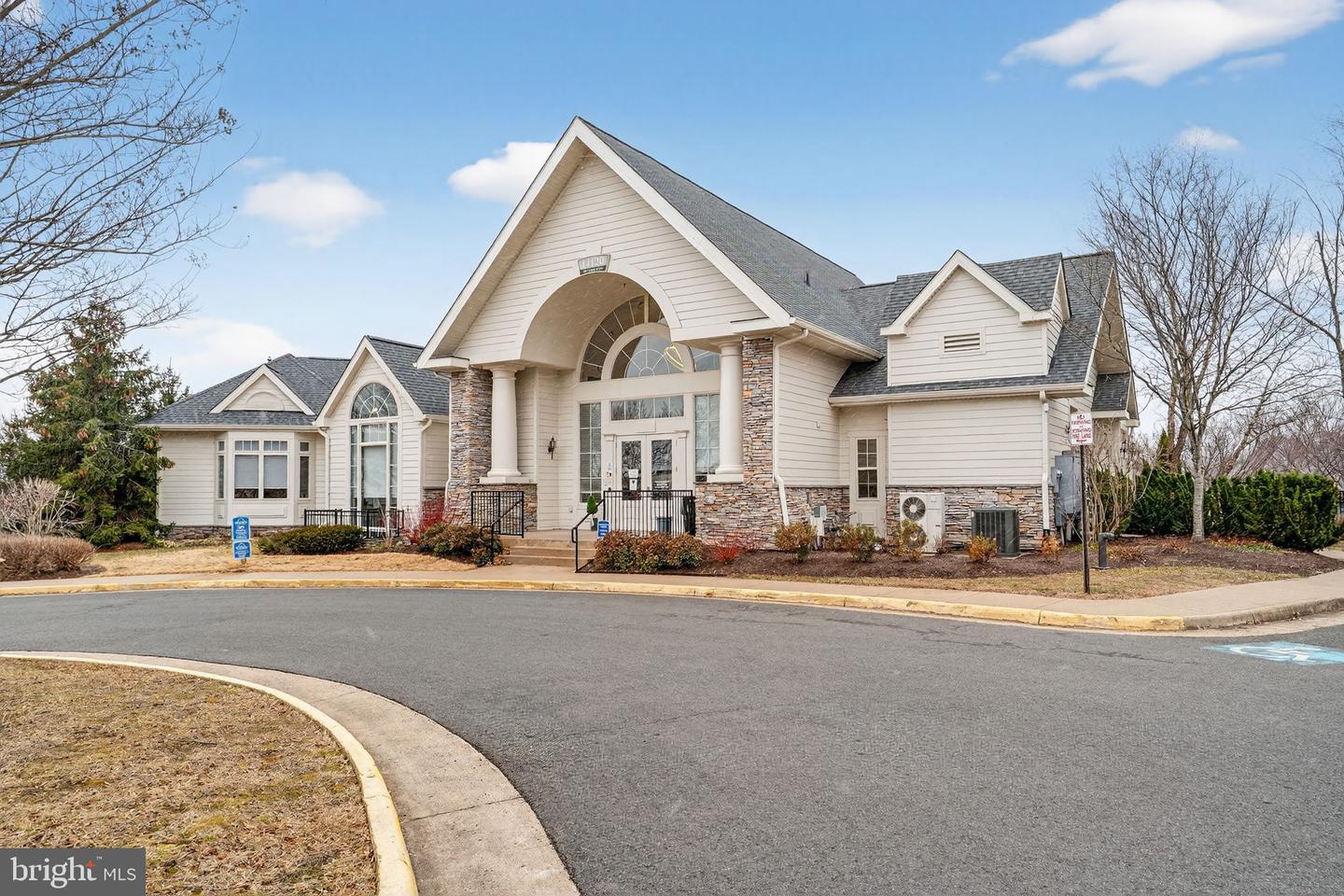 15976 CANADA GOOSE LOOP, WOODBRIDGE, Virginia 22191, 3 Bedrooms Bedrooms, ,2 BathroomsBathrooms,Residential,For sale,15976 CANADA GOOSE LOOP,VAPW2113434 MLS # VAPW2113434