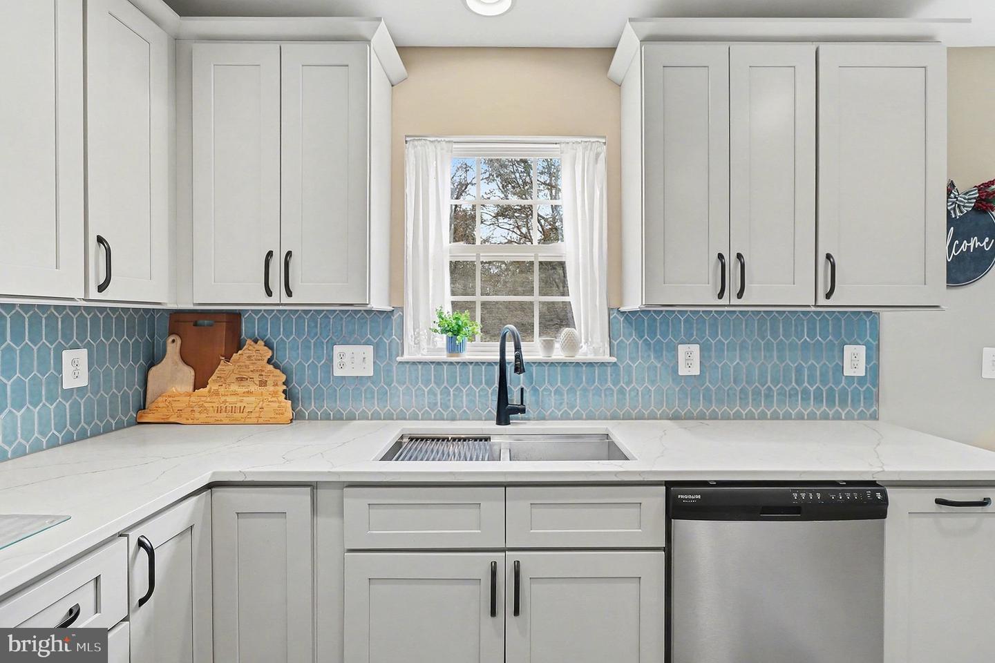 6 SUMMERFIELD LN, FREDERICKSBURG, Virginia 22405, 4 Bedrooms Bedrooms, ,3 BathroomsBathrooms,Residential,For sale,6 SUMMERFIELD LN,VAST2046512 MLS # VAST2046512