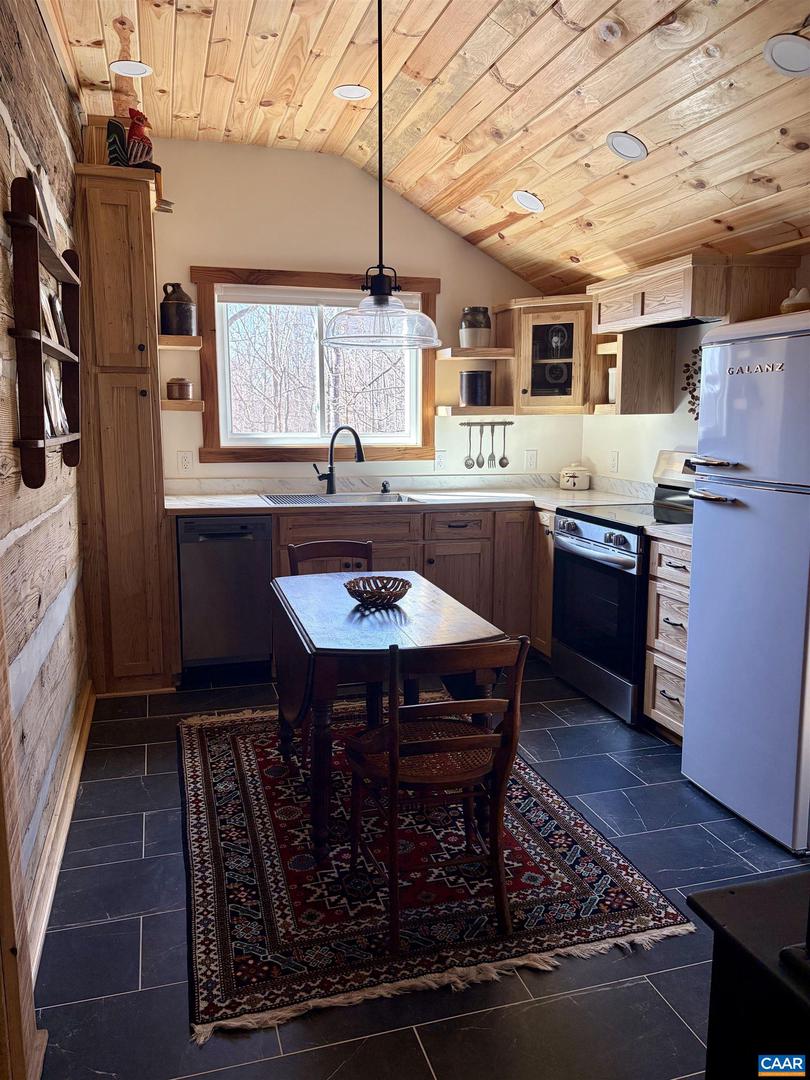 899 WARES GAP RD, MONROE, Virginia 24574, 1 Bedroom Bedrooms, ,1 BathroomBathrooms,Residential,For sale,899 WARES GAP RD,673824 MLS # 673824