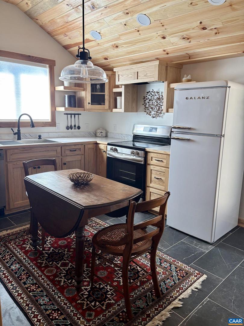 899 WARES GAP RD, MONROE, Virginia 24574, 1 Bedroom Bedrooms, ,1 BathroomBathrooms,Residential,For sale,899 WARES GAP RD,673824 MLS # 673824