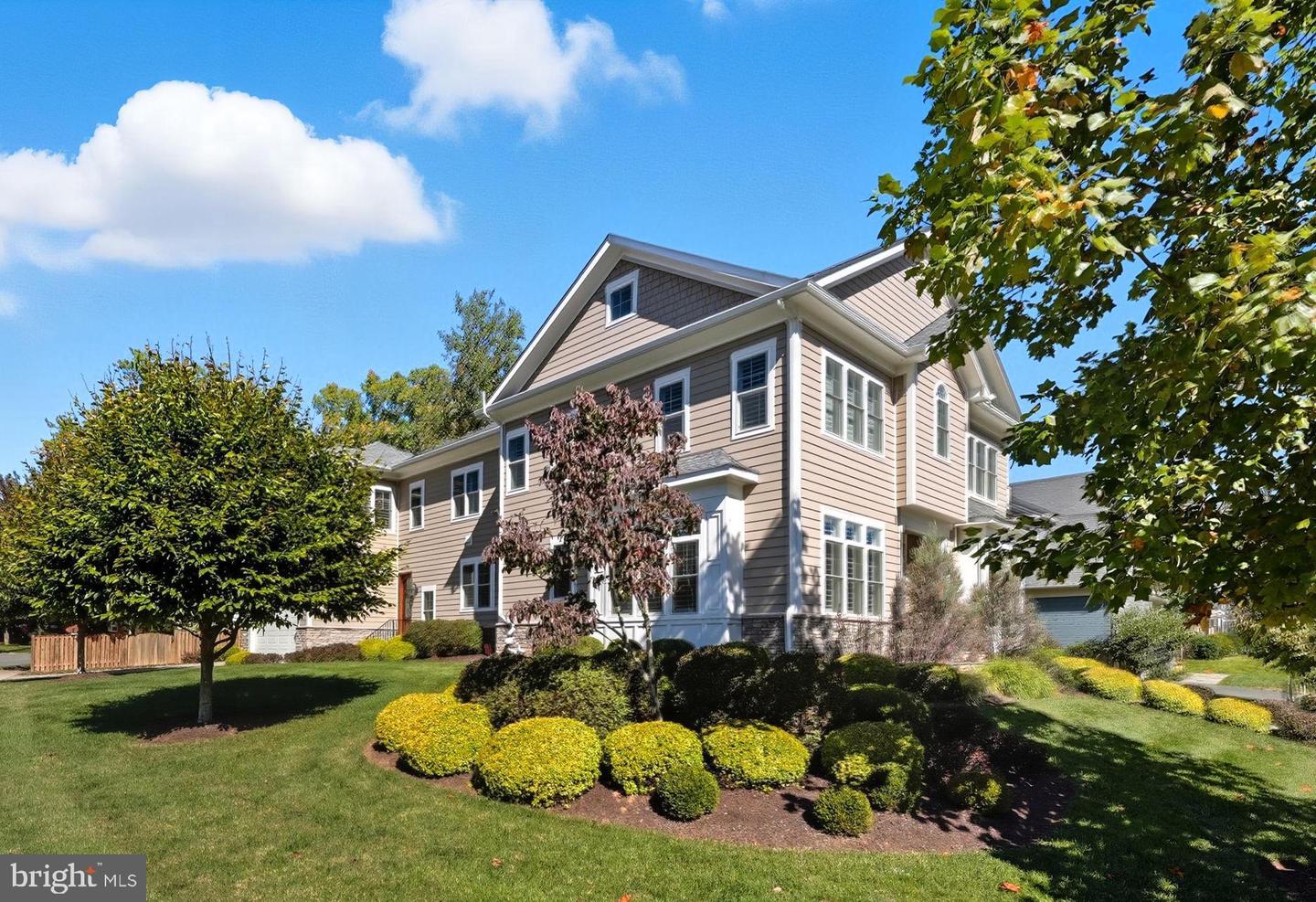 609 KINGSLEY RD SW, VIENNA, Virginia 22180, 7 Bedrooms Bedrooms, ,6 BathroomsBathrooms,Residential,For sale,609 KINGSLEY RD SW,VAFX2293560 MLS # VAFX2293560