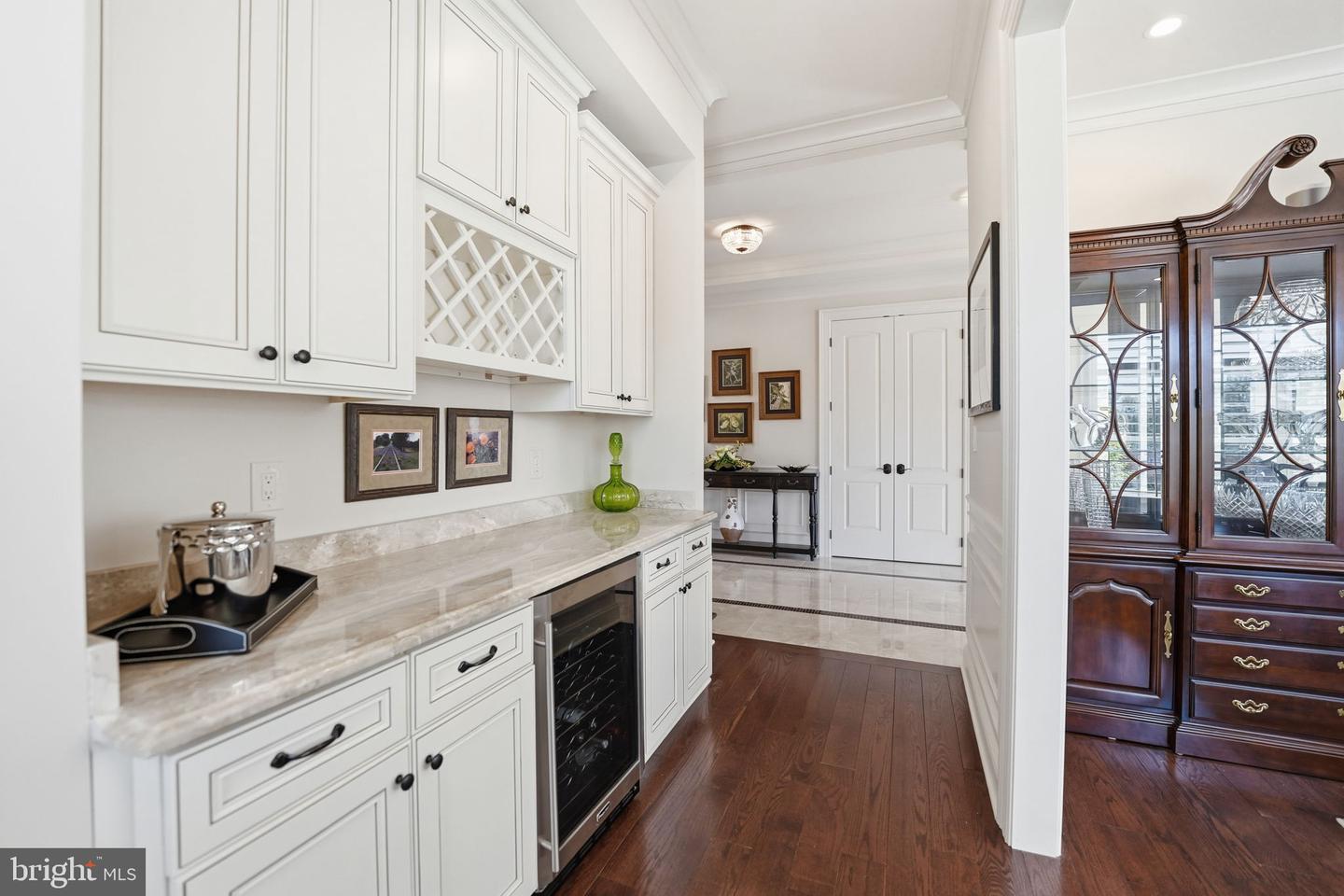 609 KINGSLEY RD SW, VIENNA, Virginia 22180, 7 Bedrooms Bedrooms, ,6 BathroomsBathrooms,Residential,For sale,609 KINGSLEY RD SW,VAFX2293560 MLS # VAFX2293560