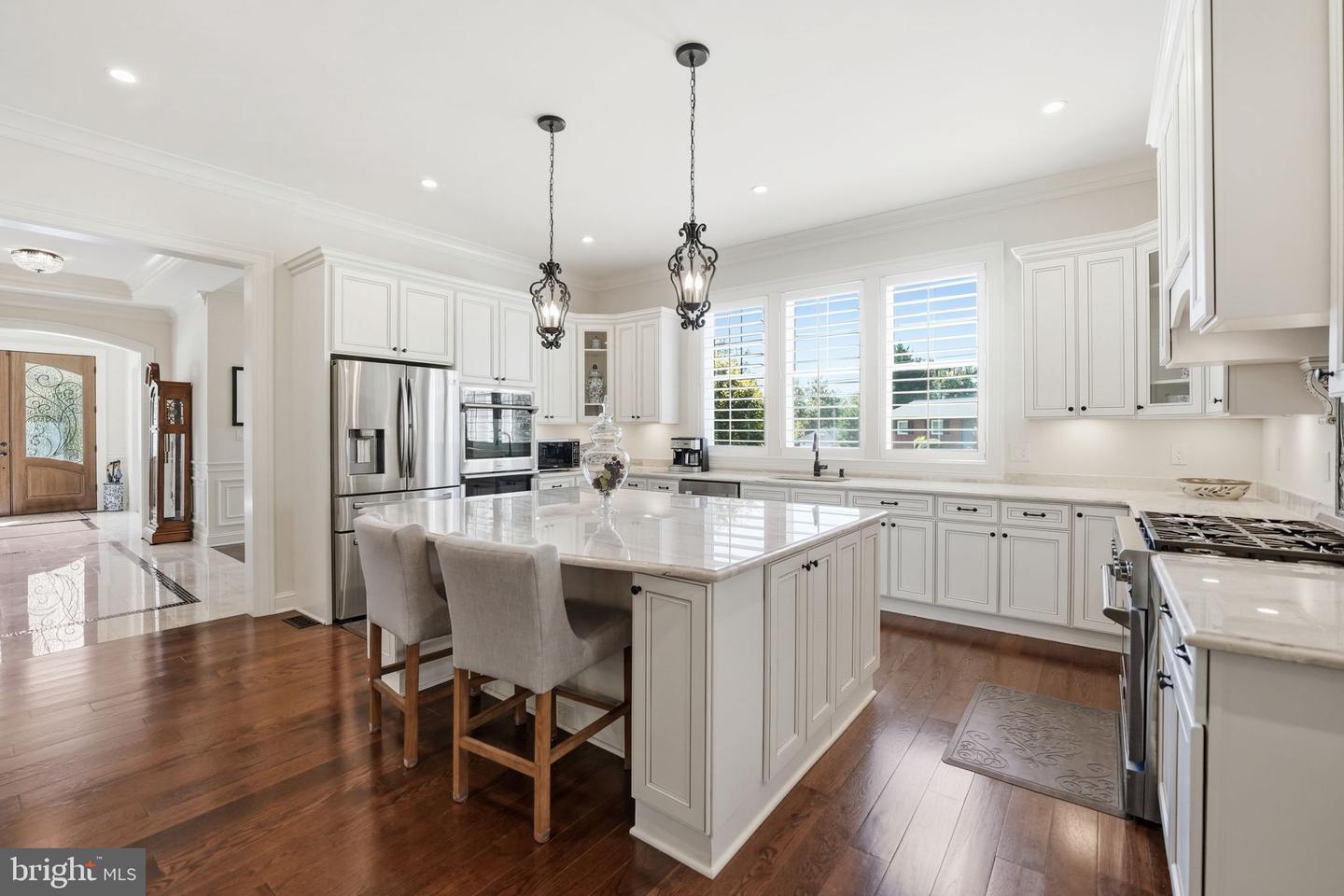 609 KINGSLEY RD SW, VIENNA, Virginia 22180, 7 Bedrooms Bedrooms, ,6 BathroomsBathrooms,Residential,For sale,609 KINGSLEY RD SW,VAFX2293560 MLS # VAFX2293560