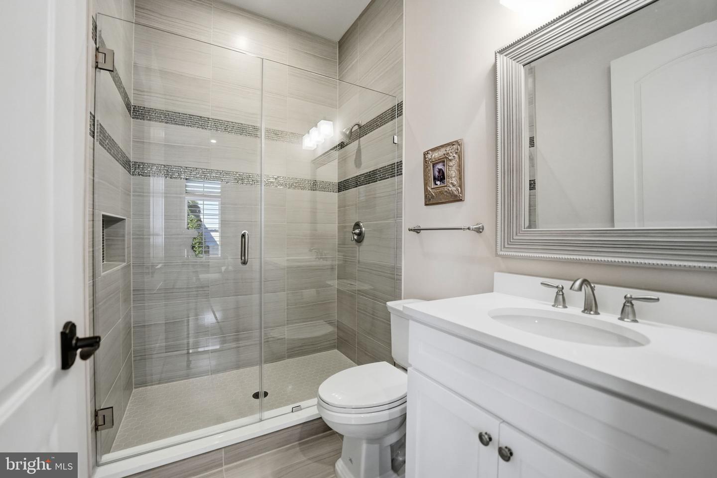 609 KINGSLEY RD SW, VIENNA, Virginia 22180, 7 Bedrooms Bedrooms, ,6 BathroomsBathrooms,Residential,For sale,609 KINGSLEY RD SW,VAFX2293560 MLS # VAFX2293560