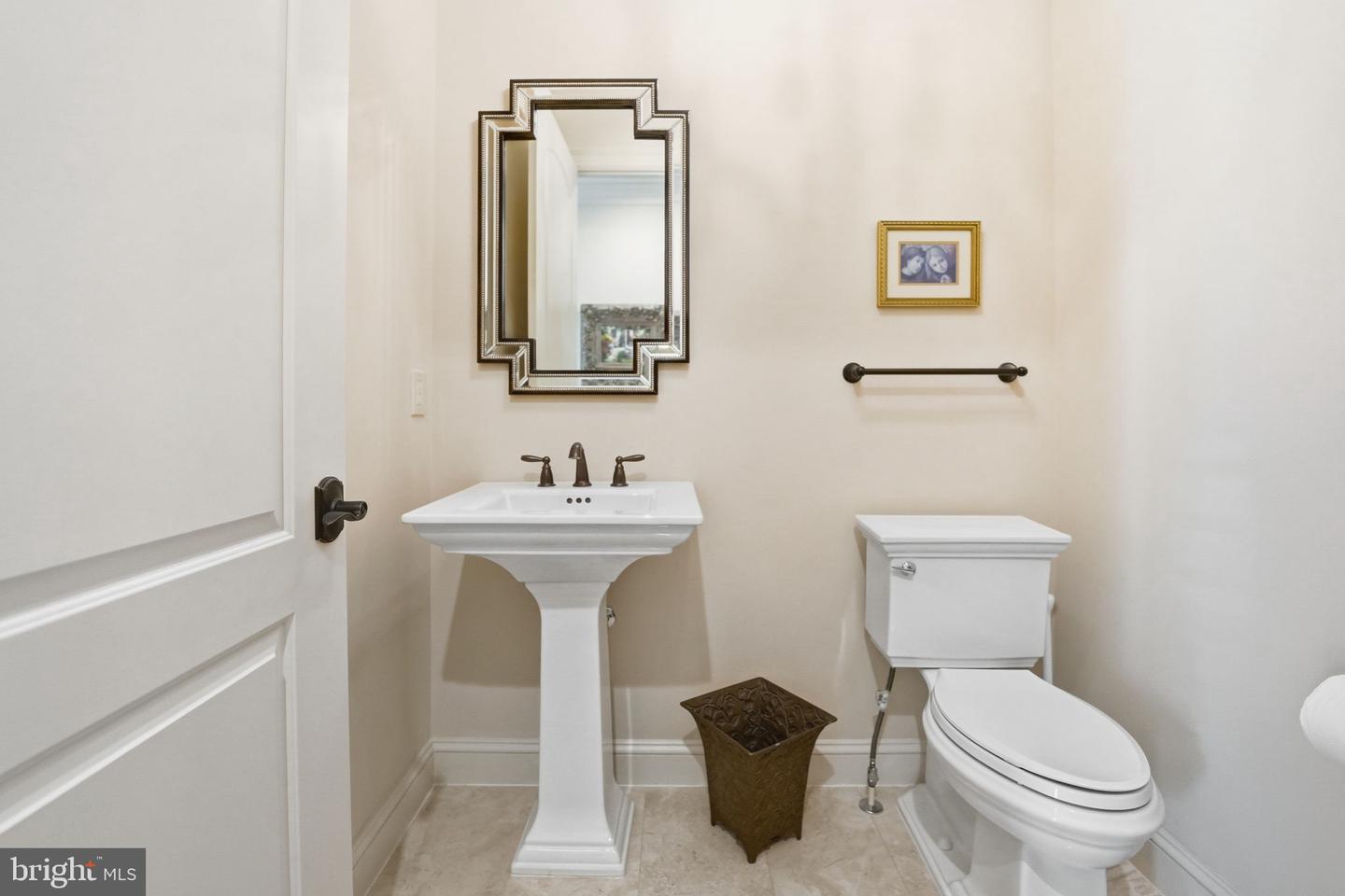 609 KINGSLEY RD SW, VIENNA, Virginia 22180, 7 Bedrooms Bedrooms, ,6 BathroomsBathrooms,Residential,For sale,609 KINGSLEY RD SW,VAFX2293560 MLS # VAFX2293560