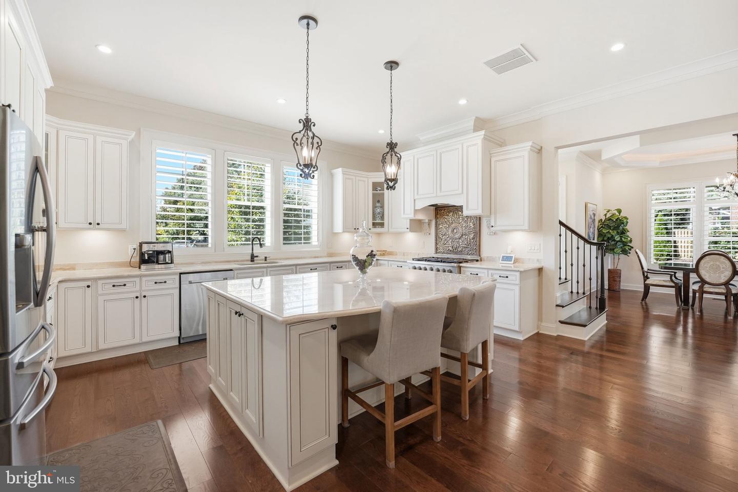 609 KINGSLEY RD SW, VIENNA, Virginia 22180, 7 Bedrooms Bedrooms, ,6 BathroomsBathrooms,Residential,For sale,609 KINGSLEY RD SW,VAFX2293560 MLS # VAFX2293560