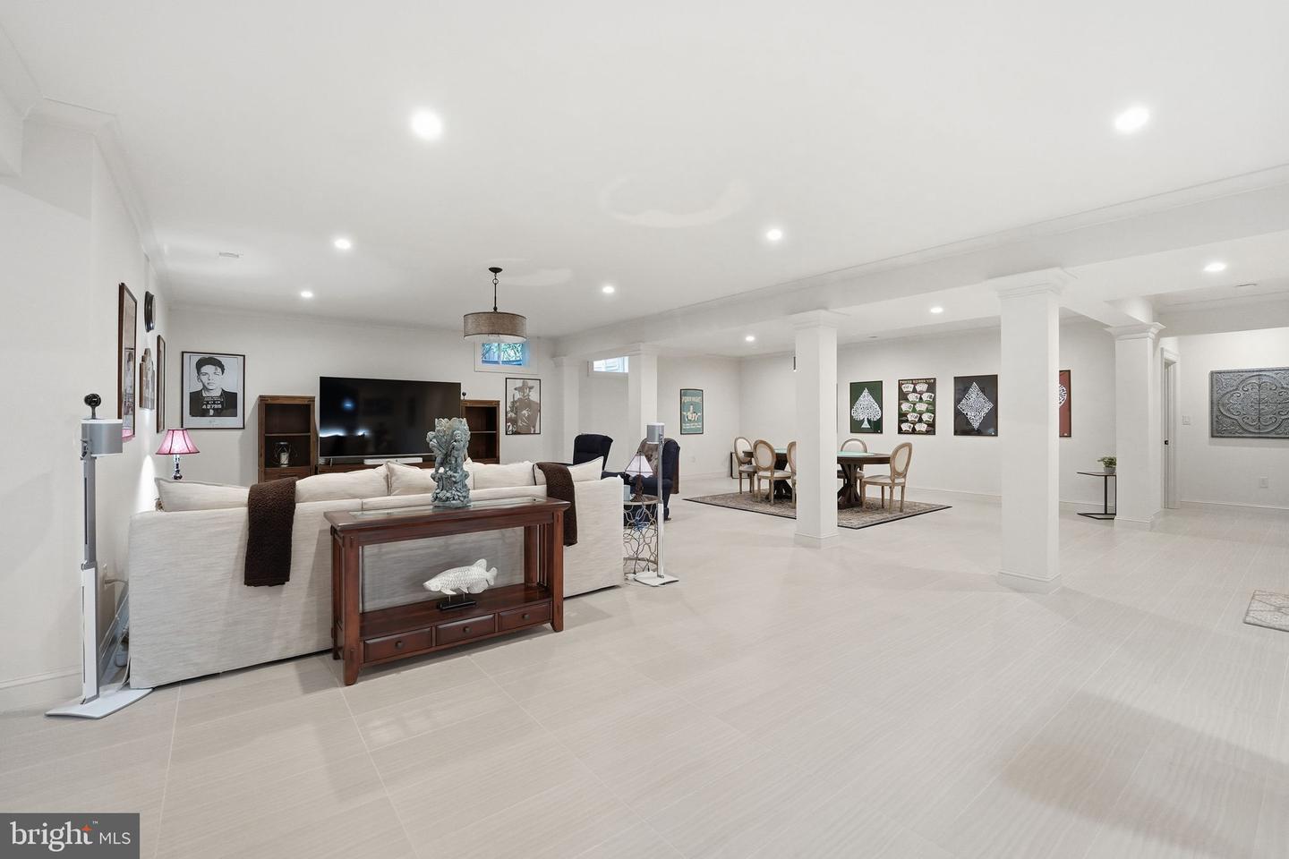 609 KINGSLEY RD SW, VIENNA, Virginia 22180, 7 Bedrooms Bedrooms, ,6 BathroomsBathrooms,Residential,For sale,609 KINGSLEY RD SW,VAFX2293560 MLS # VAFX2293560