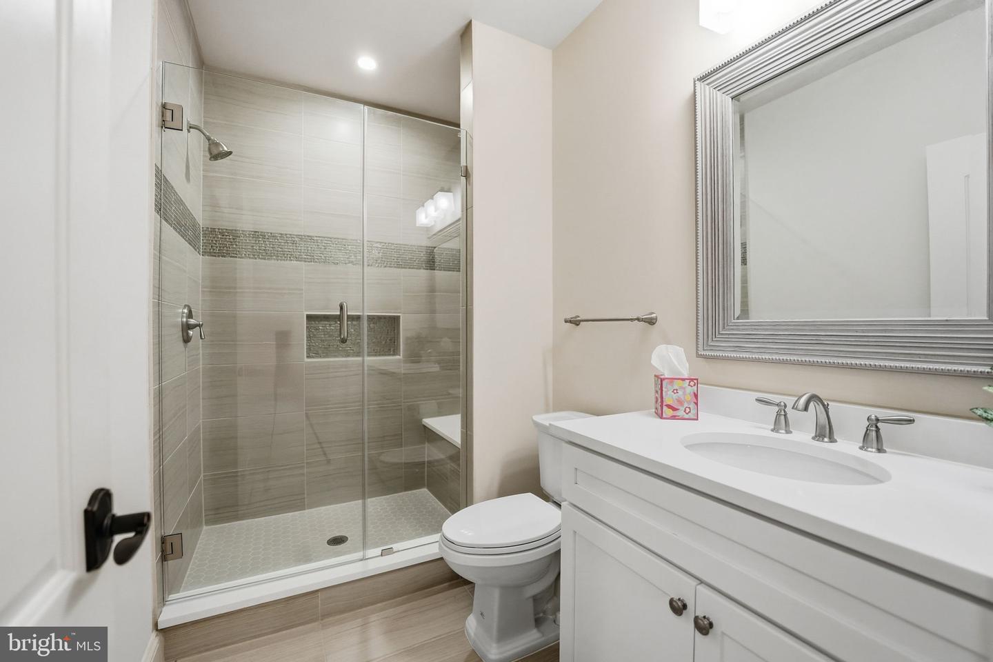 609 KINGSLEY RD SW, VIENNA, Virginia 22180, 7 Bedrooms Bedrooms, ,6 BathroomsBathrooms,Residential,For sale,609 KINGSLEY RD SW,VAFX2293560 MLS # VAFX2293560