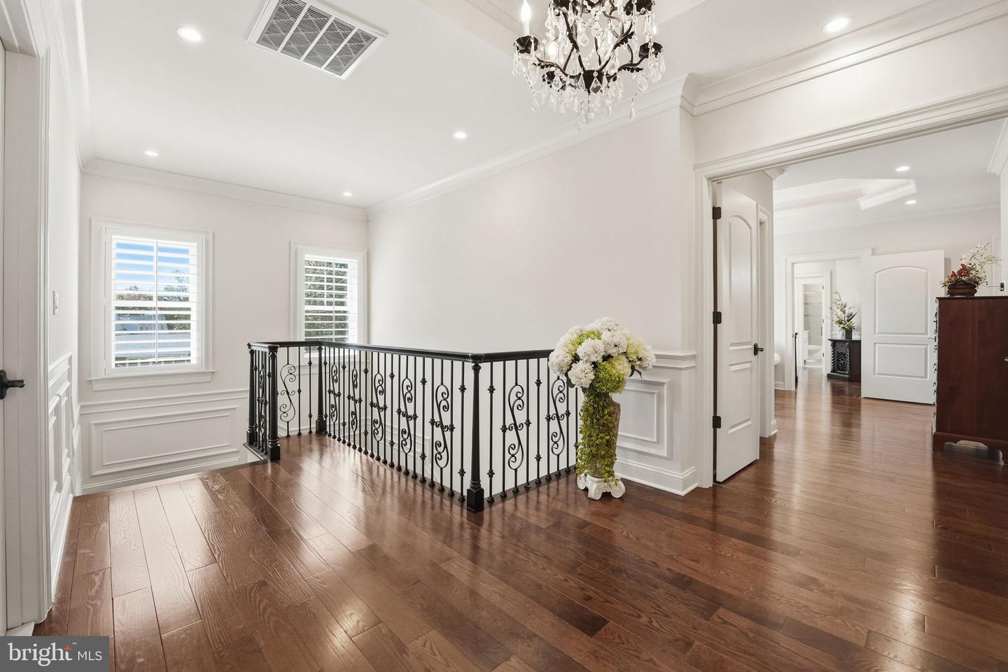 609 KINGSLEY RD SW, VIENNA, Virginia 22180, 7 Bedrooms Bedrooms, ,6 BathroomsBathrooms,Residential,For sale,609 KINGSLEY RD SW,VAFX2293560 MLS # VAFX2293560