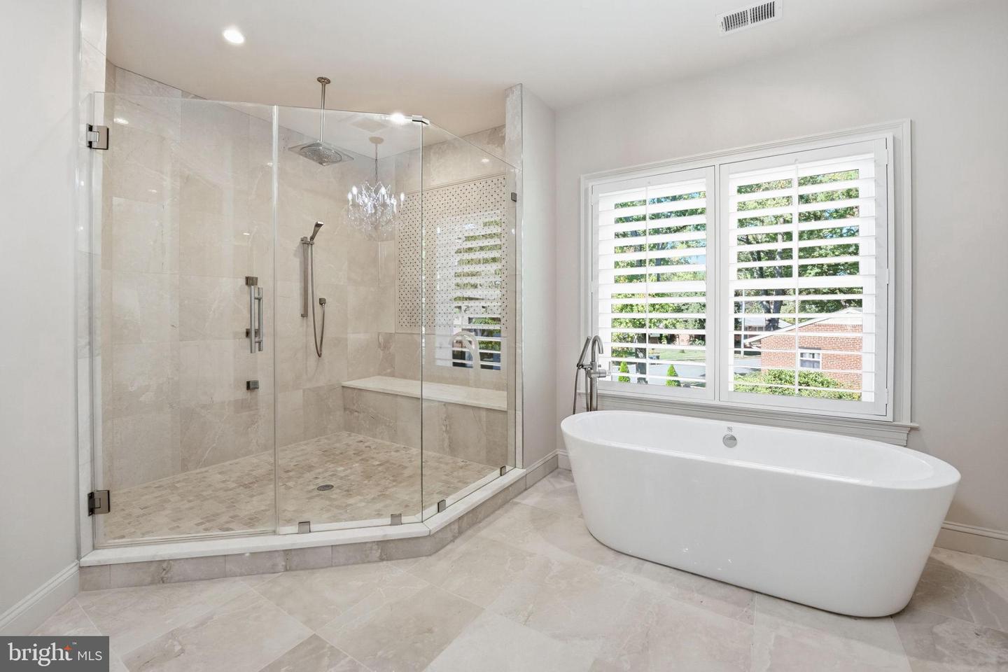 609 KINGSLEY RD SW, VIENNA, Virginia 22180, 7 Bedrooms Bedrooms, ,6 BathroomsBathrooms,Residential,For sale,609 KINGSLEY RD SW,VAFX2293560 MLS # VAFX2293560