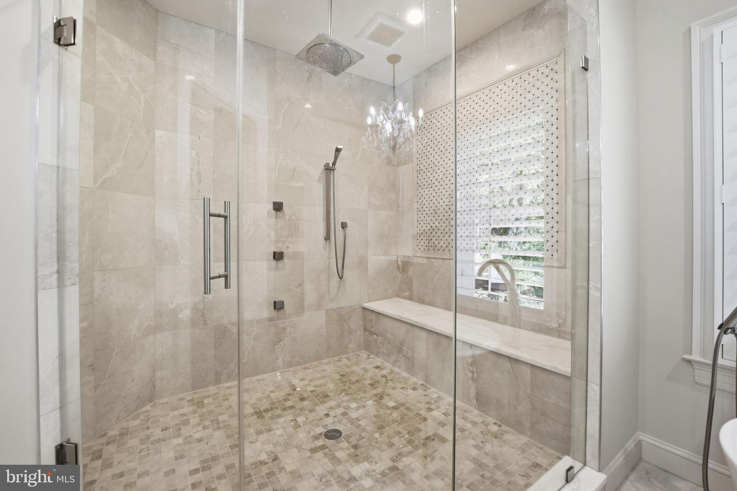 609 KINGSLEY RD SW, VIENNA, Virginia 22180, 7 Bedrooms Bedrooms, ,6 BathroomsBathrooms,Residential,For sale,609 KINGSLEY RD SW,VAFX2293560 MLS # VAFX2293560