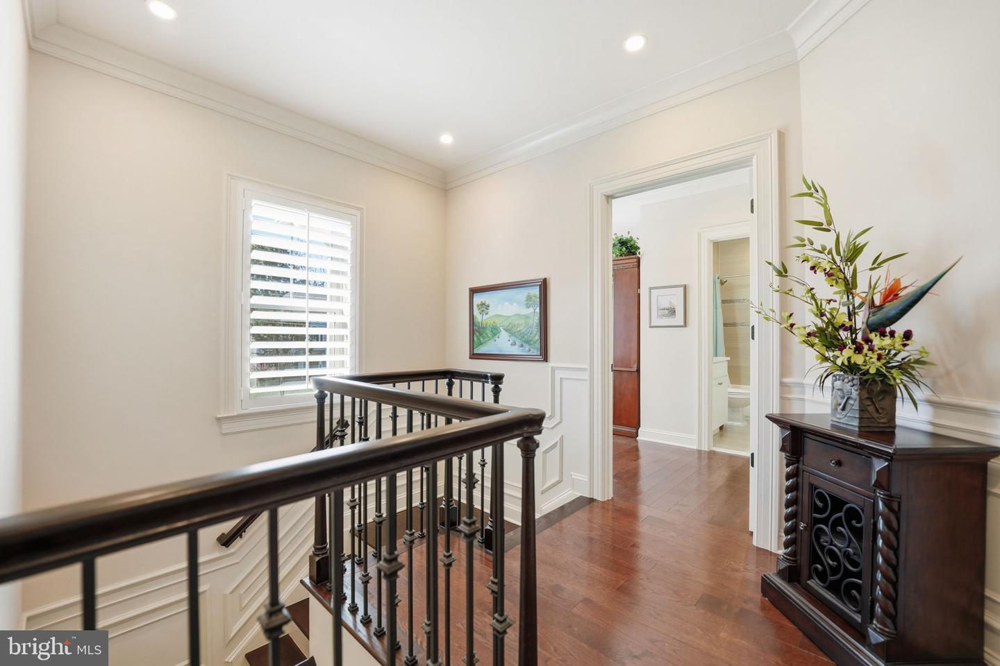 609 KINGSLEY RD SW, VIENNA, Virginia 22180, 7 Bedrooms Bedrooms, ,6 BathroomsBathrooms,Residential,For sale,609 KINGSLEY RD SW,VAFX2293560 MLS # VAFX2293560