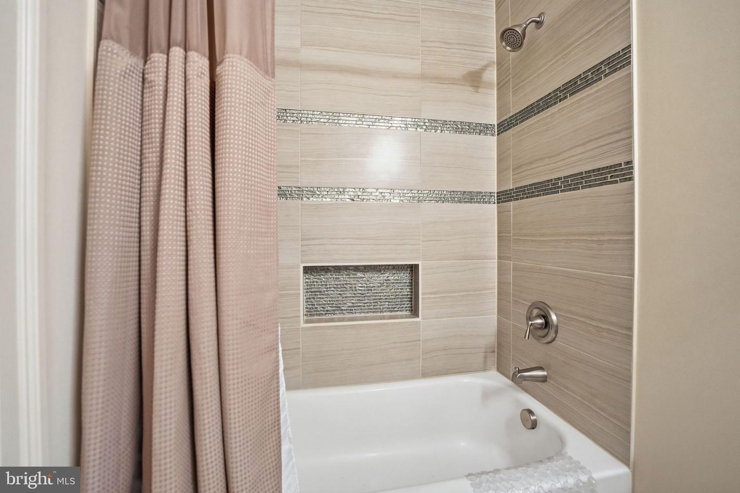 609 KINGSLEY RD SW, VIENNA, Virginia 22180, 7 Bedrooms Bedrooms, ,6 BathroomsBathrooms,Residential,For sale,609 KINGSLEY RD SW,VAFX2293560 MLS # VAFX2293560