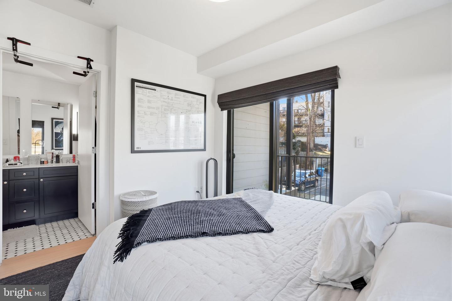 2642 39TH ST NW #6, WASHINGTON, District Of Columbia 20007, 2 Bedrooms Bedrooms, ,2 BathroomsBathrooms,Residential,For sale,2642 39TH ST NW #6,DCDC2248530 MLS # DCDC2248530