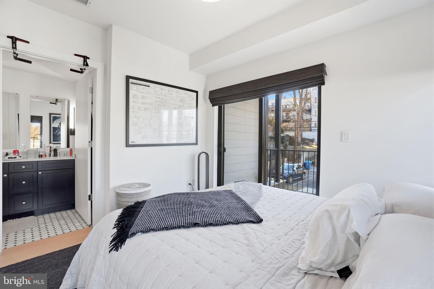 2642 39TH ST NW #6, WASHINGTON, District Of Columbia 20007, 2 Bedrooms Bedrooms, ,2 BathroomsBathrooms,Residential,For sale,2642 39TH ST NW #6,DCDC2248530 MLS # DCDC2248530